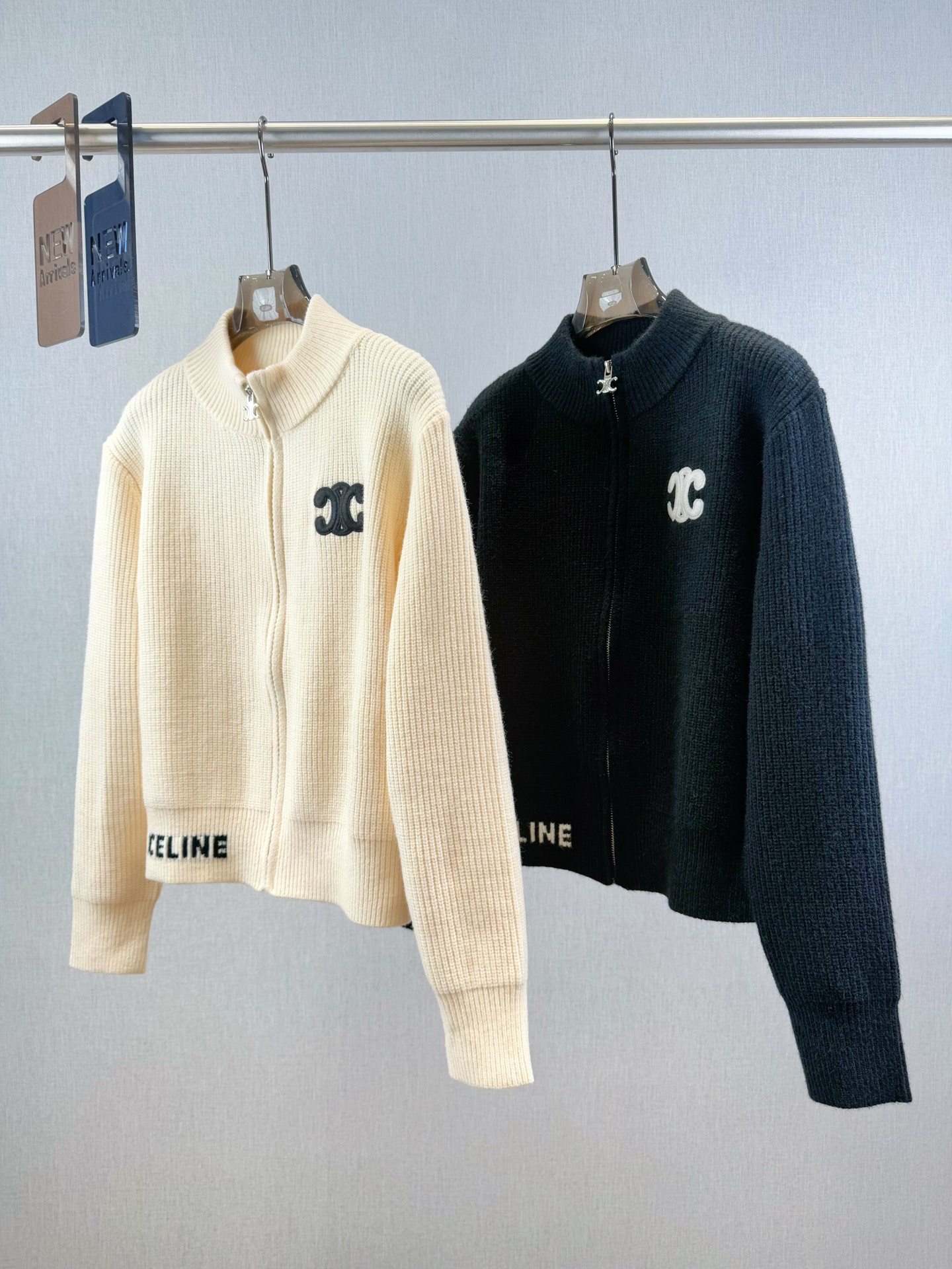 思家｜凯旋门长袖开衫🟠50%羊毛，50%棉圆领落肩长袖开衫，突出温柔气质，领口袖口螺纹包边，胸前凯旋门标