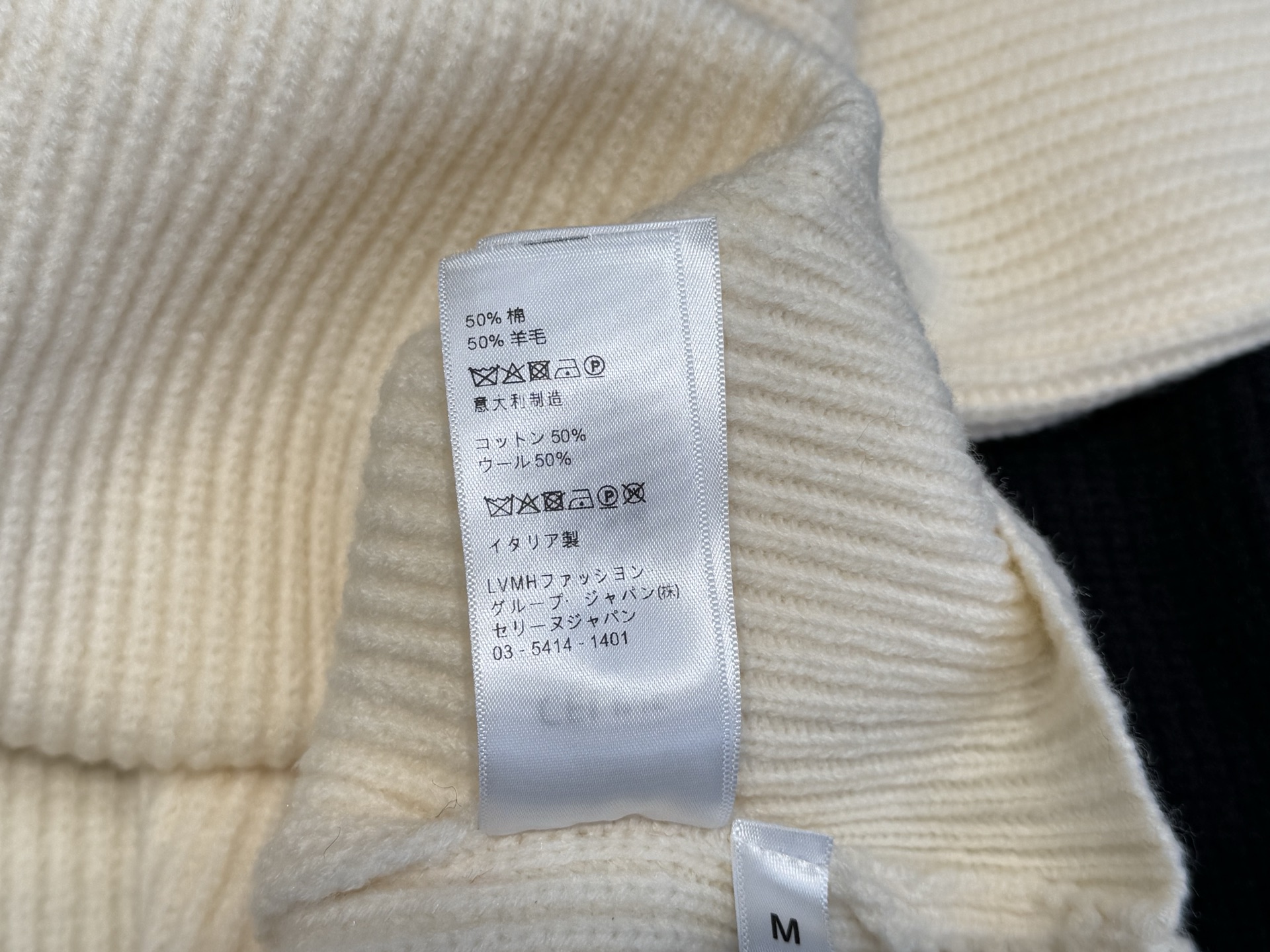 思家｜凯旋门长袖开衫🟠50%羊毛，50%棉圆领落肩长袖开衫，突出温柔气质，领口袖口螺纹包边，胸前凯旋门标