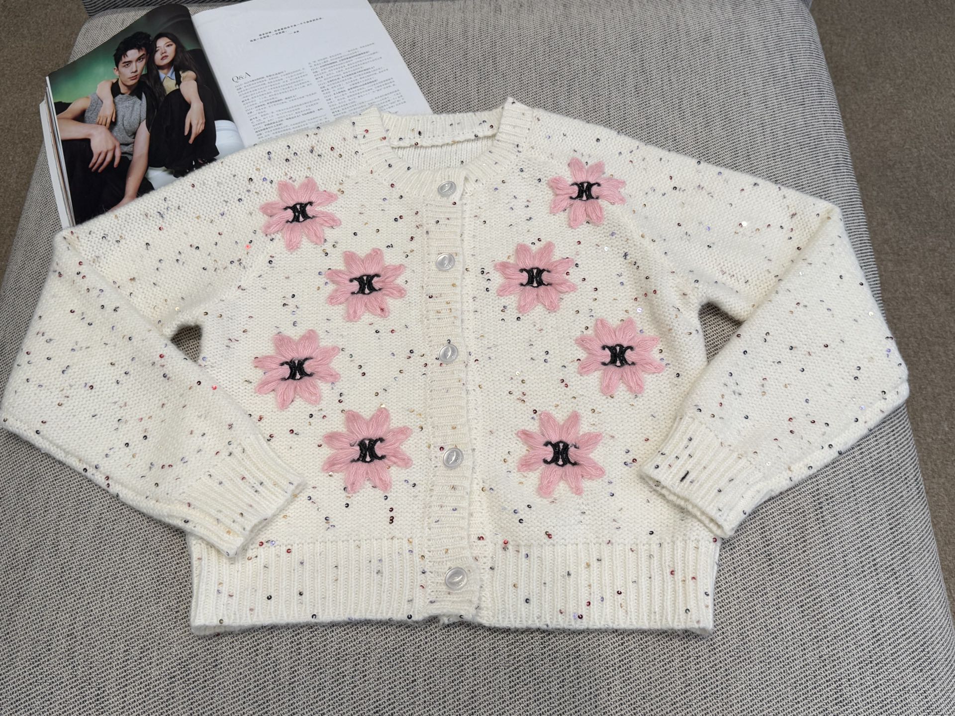 思家｜花朵刺绣亮片开衫🎀50%羊毛，50%棉花朵亮片针织毛衣开衫外套，彩色亮片开衫巧妙融合甜美与闪耀元素