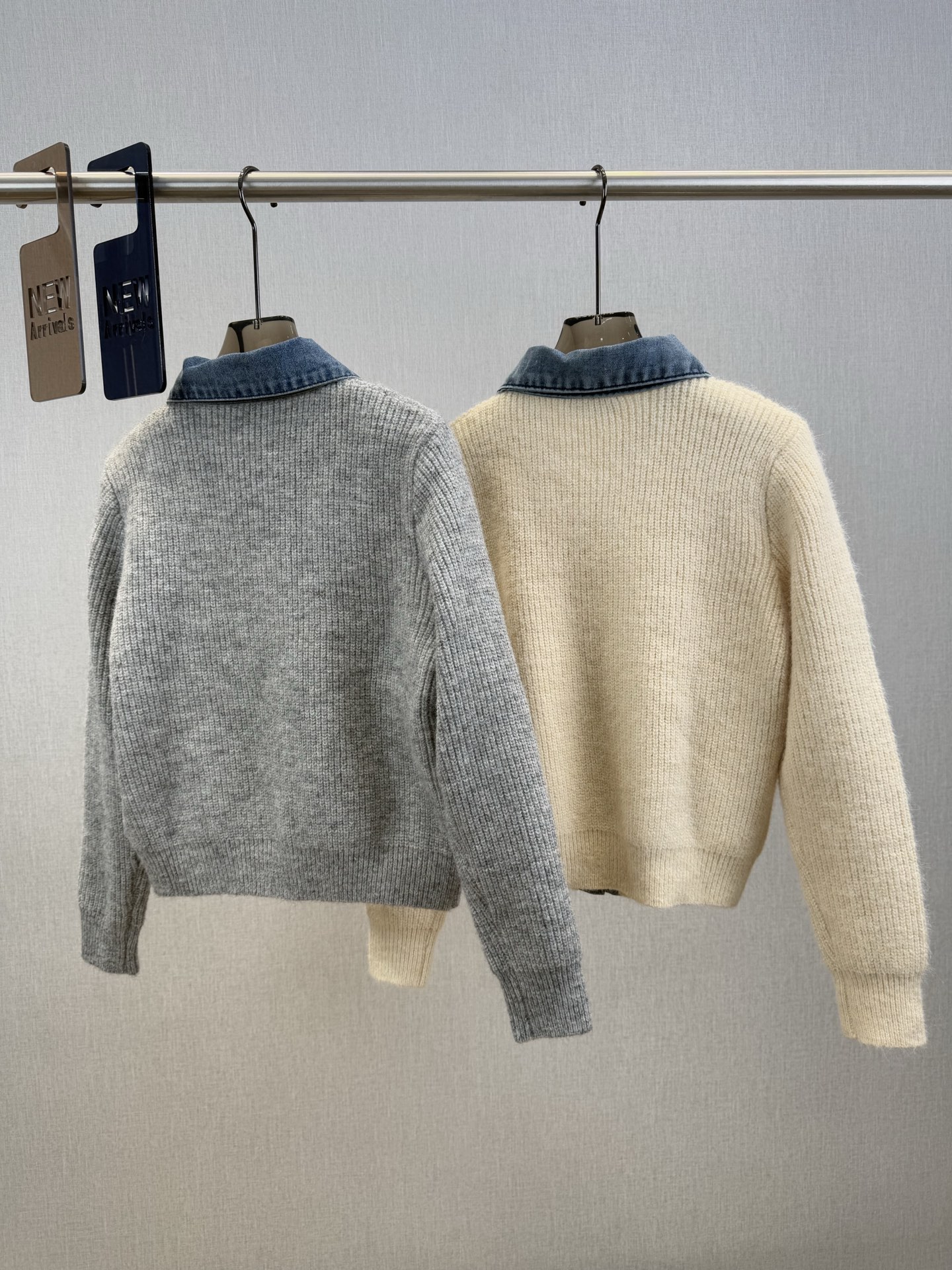 TB｜牛仔拼接开衫🔵100%羊毛牛仔拼接羊毛翻领开衫气质款！灰色羊毛主体柔糯亲肤，牛仔蓝领口碰撞出复古松