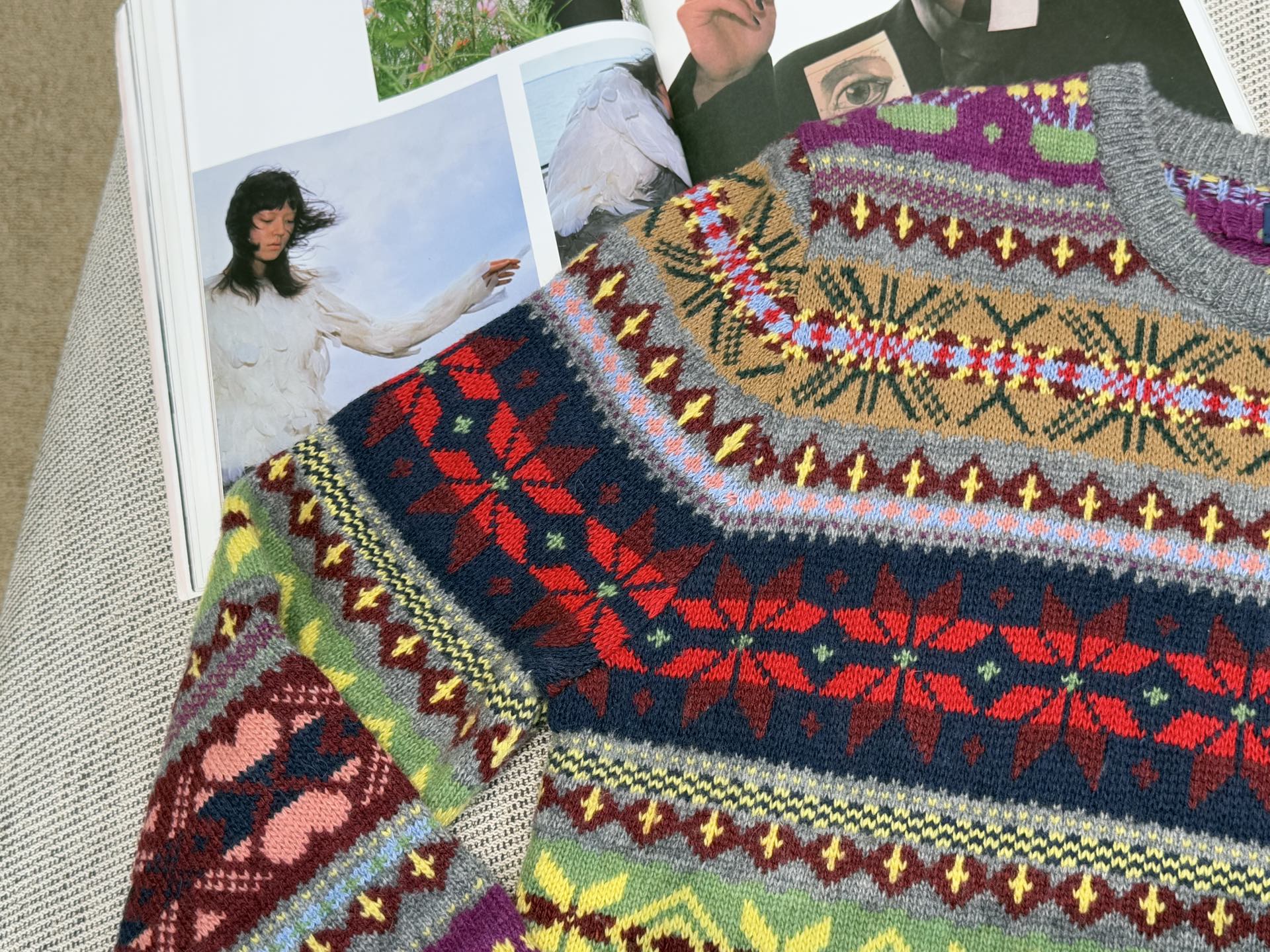 保罗｜费尔岛花纹套头💜100%羊毛圆领长袖套头裁剪，很厚实的一件，费尔岛花纹提花图案，特别精致，非常重工