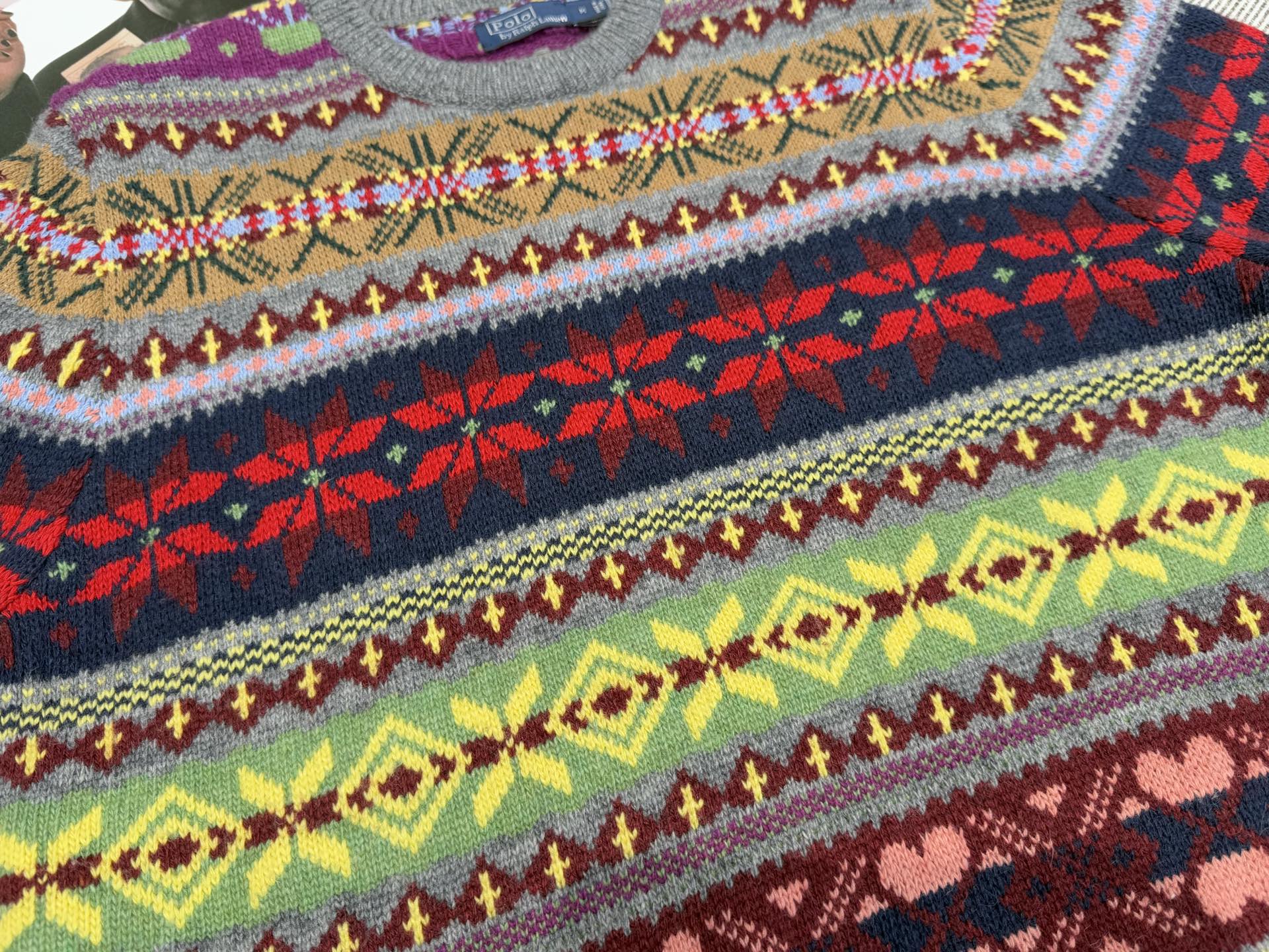 保罗｜费尔岛花纹套头💜100%羊毛圆领长袖套头裁剪，很厚实的一件，费尔岛花纹提花图案，特别精致，非常重工