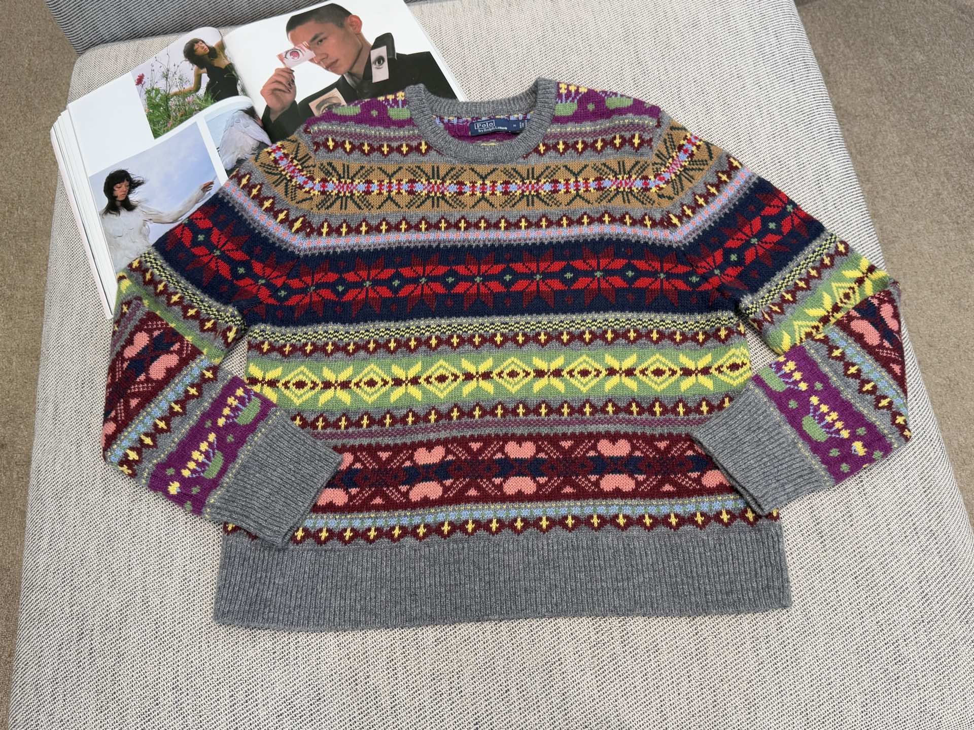 保罗｜费尔岛花纹套头💜100%羊毛圆领长袖套头裁剪，很厚实的一件，费尔岛花纹提花图案，特别精致，非常重工
