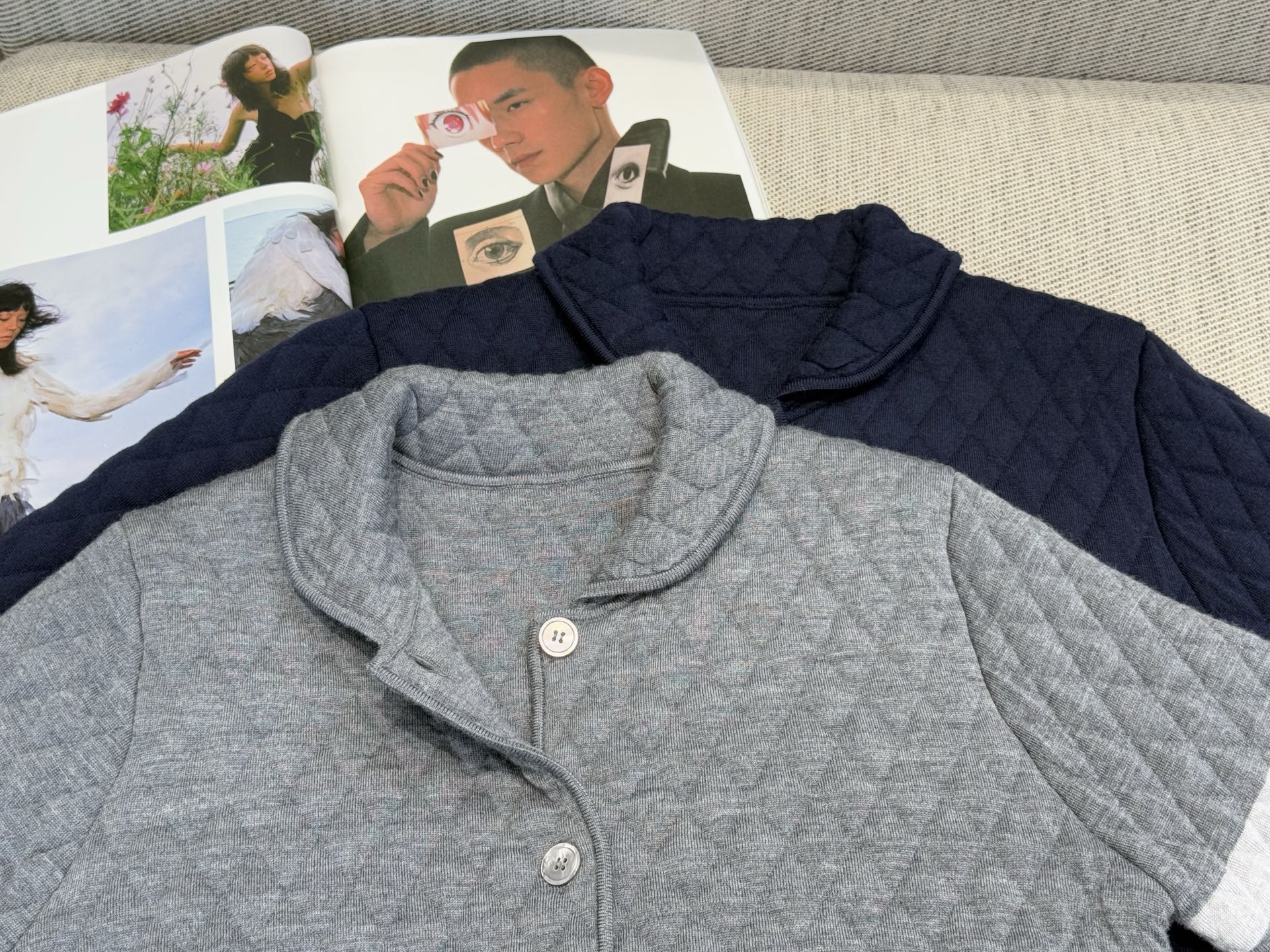 TB｜菱格立领开衫🟠100%扬子羊毛（带质检报告）菱格立领双开拉链长袖开衫，袖子四杠设计，搭配后背彩色织