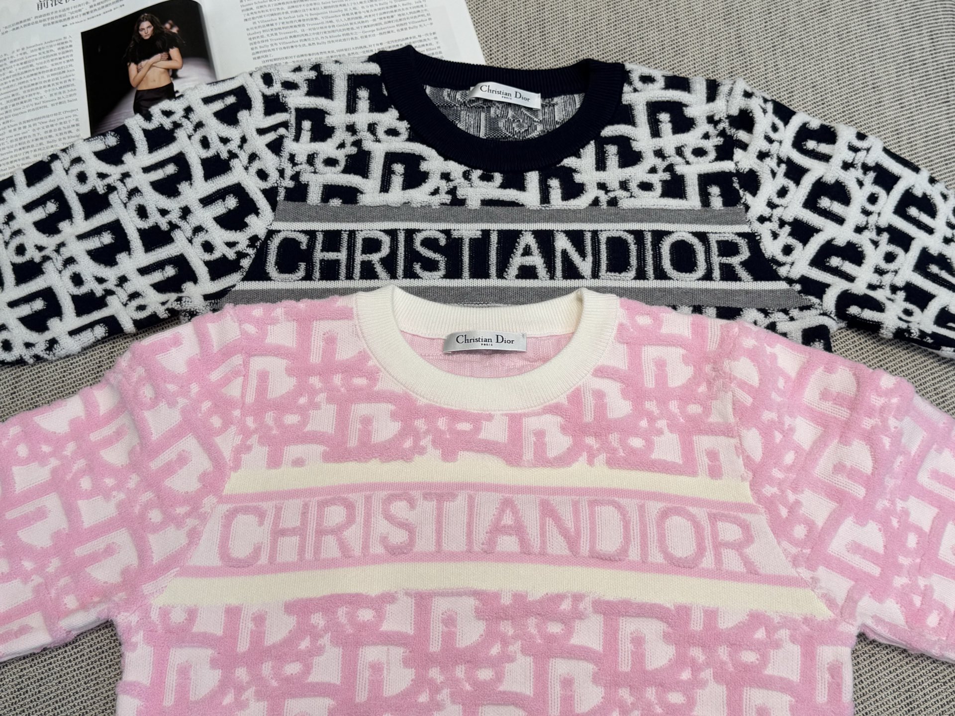 CD｜植绒提花长袖💛100%羊毛整件立体植绒字母logo提花，经典凸起的Oblique 印花图案，胸前搭