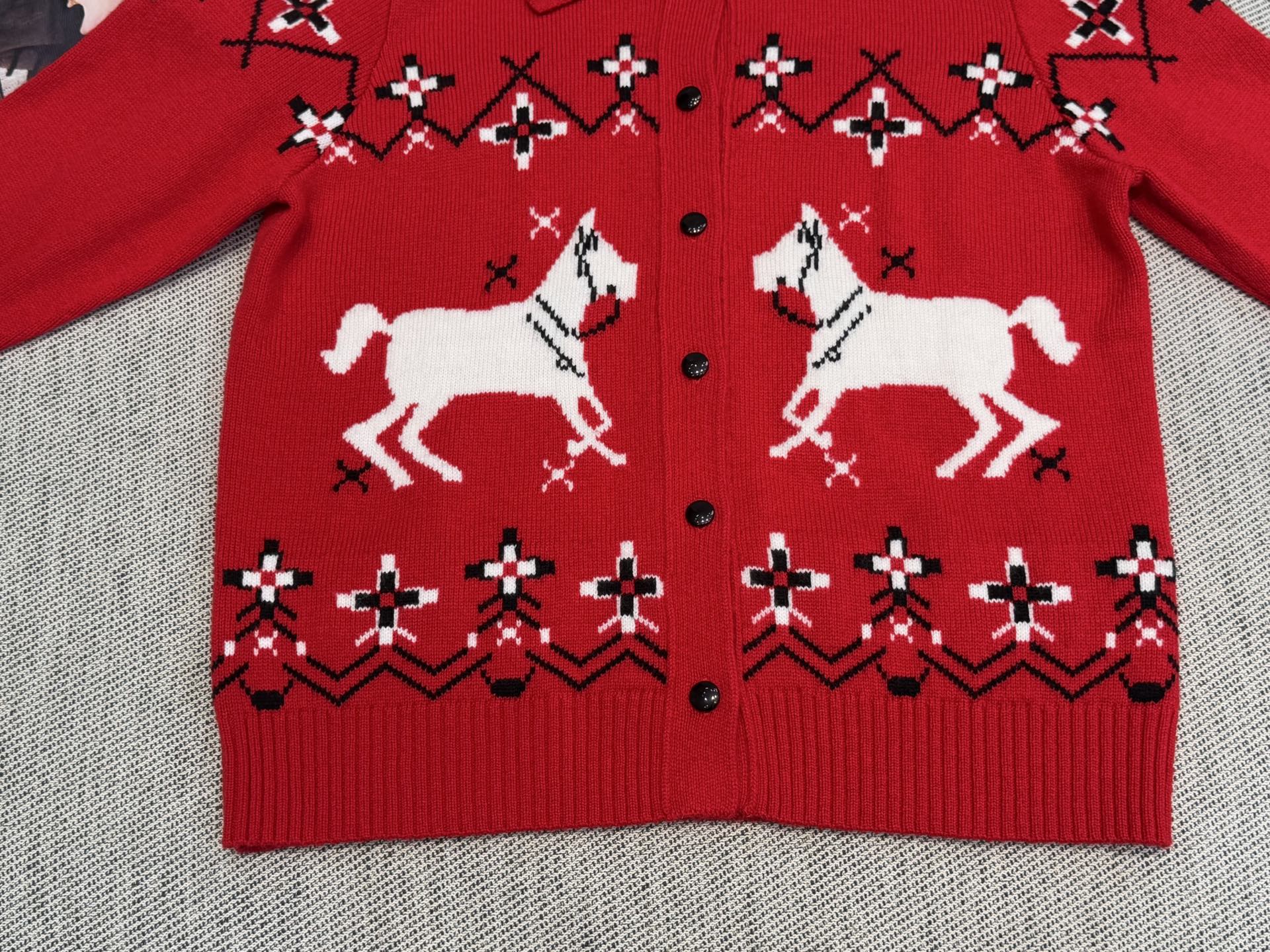 ER｜小马翻领开衫🔴100%绵羊毛时尚经典的费尔岛毛衣，几何提花图案，由ADF提花工艺实现，融合小马图案