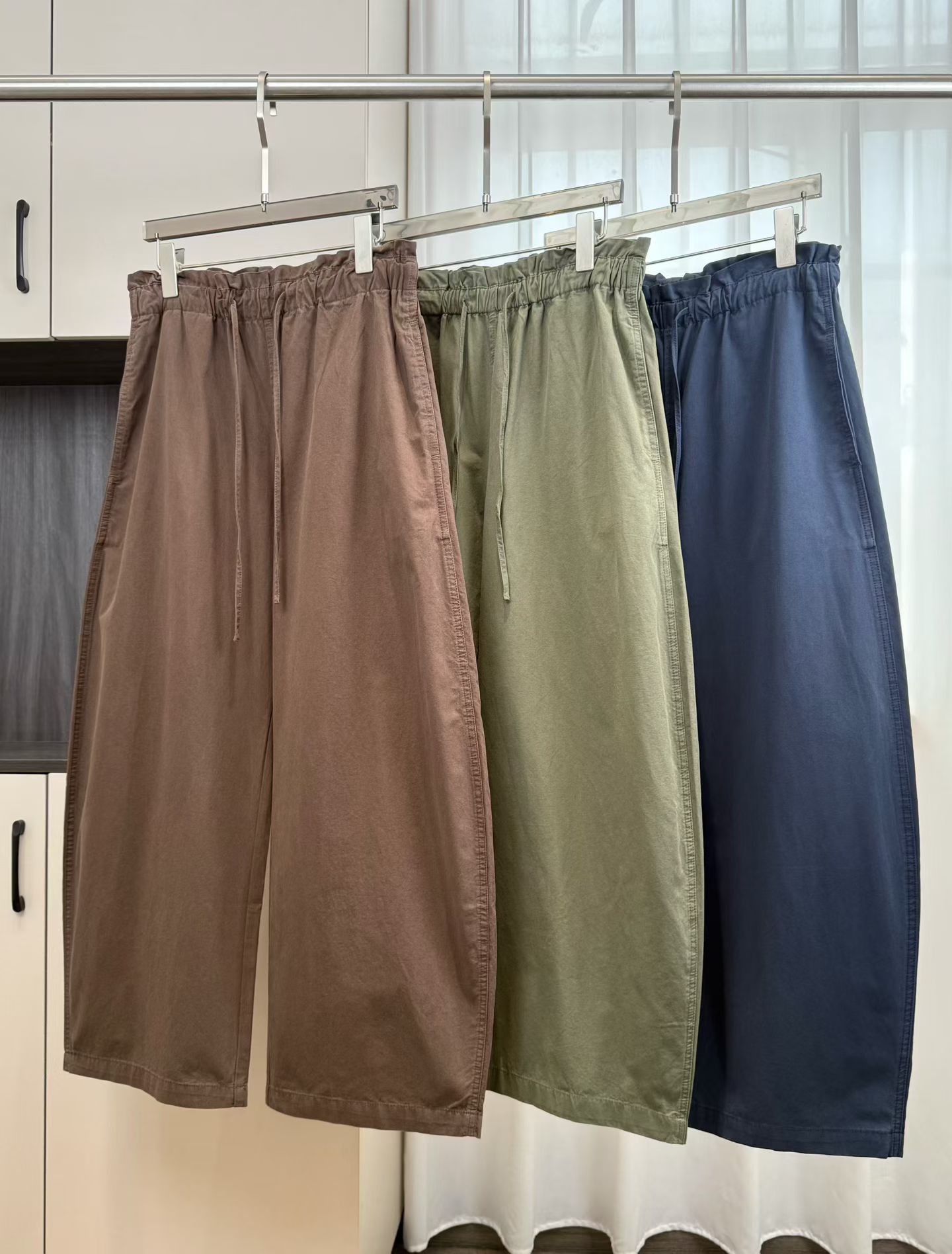 🔴保罗｜抽绳宽松弯刀裤100%棉宽松阔腿+抽绳设计，随性慵懒又显腿长，深棕色低调百搭，轻松搭配针织衫或衬