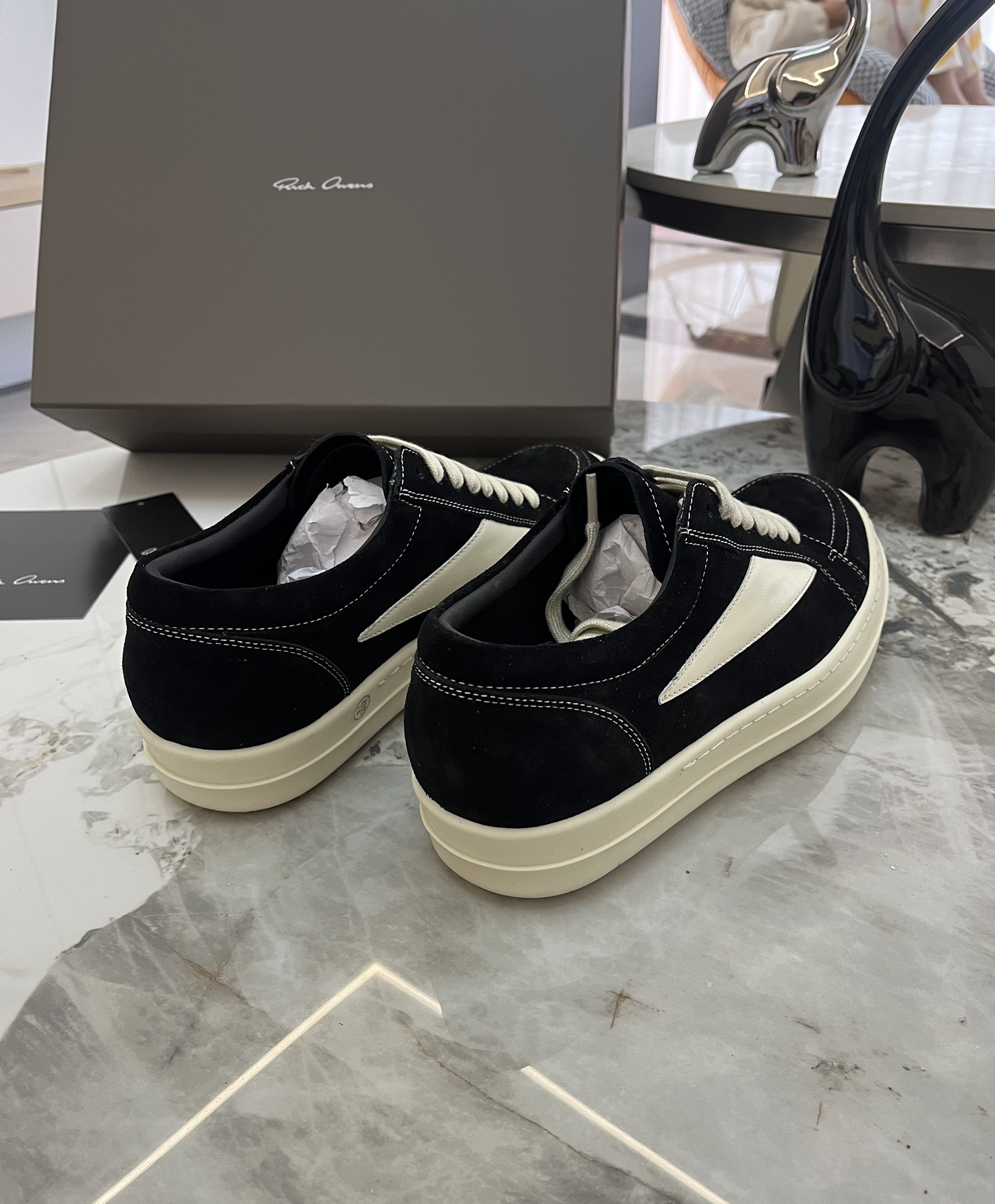 Rick Owens Roovens Lovers P700 Leisure Shoes with Original Packaging and TPU Base. - 图片 7
