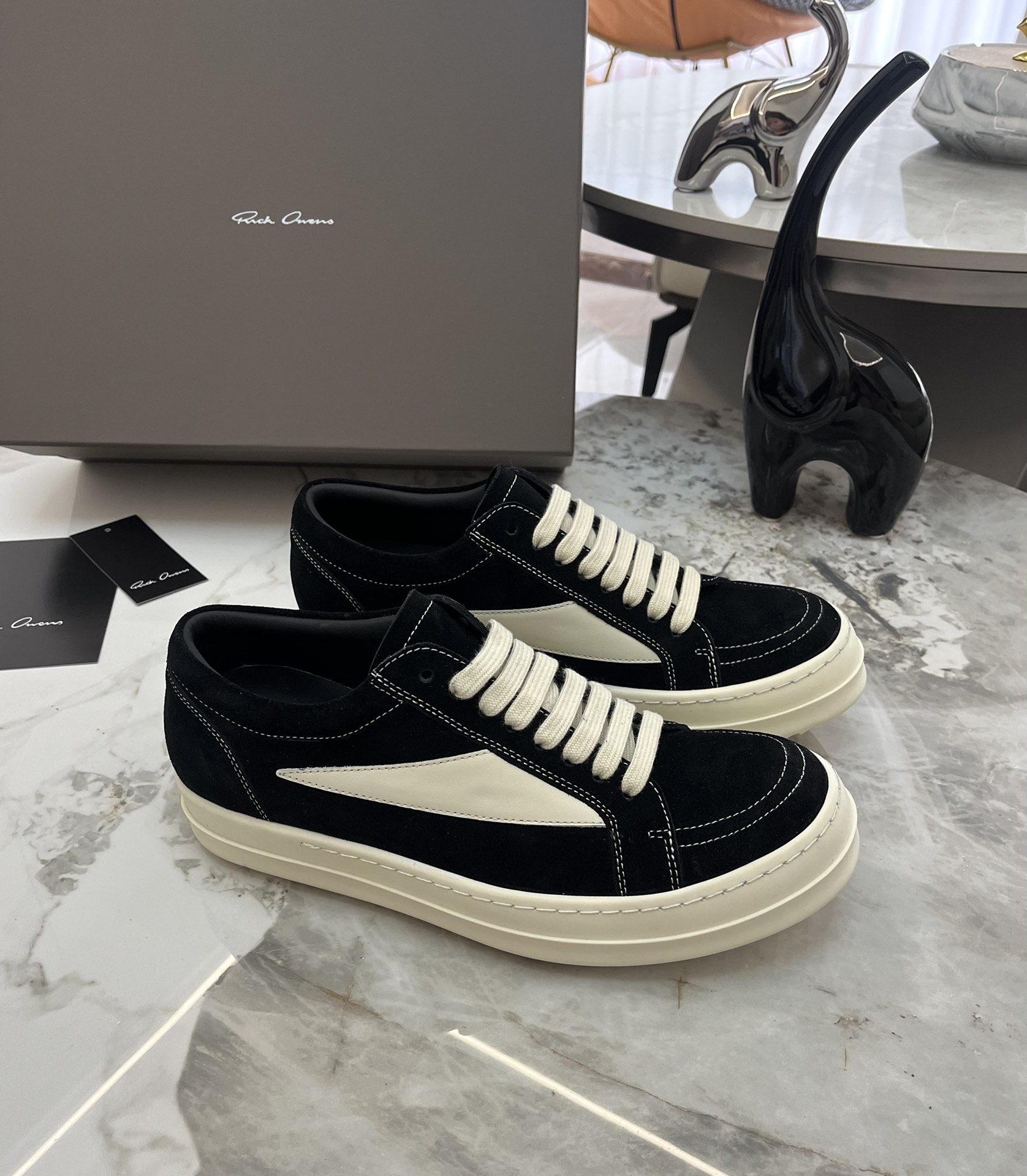 Rick Owens Roovens Lovers P700 Leisure Shoes with Original Packaging and TPU Base. - 图片 2