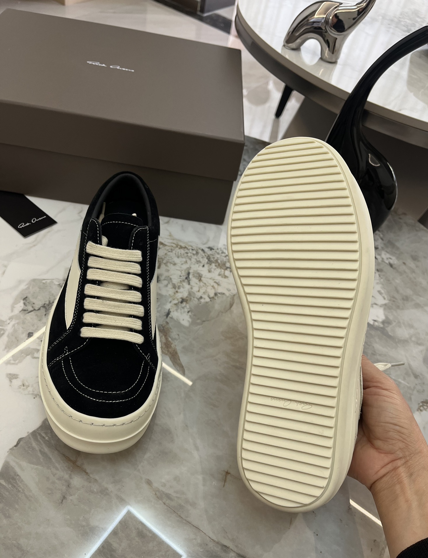 Rick Owens Roovens Lovers P700 Leisure Shoes with Original Packaging and TPU Base. - 图片 8