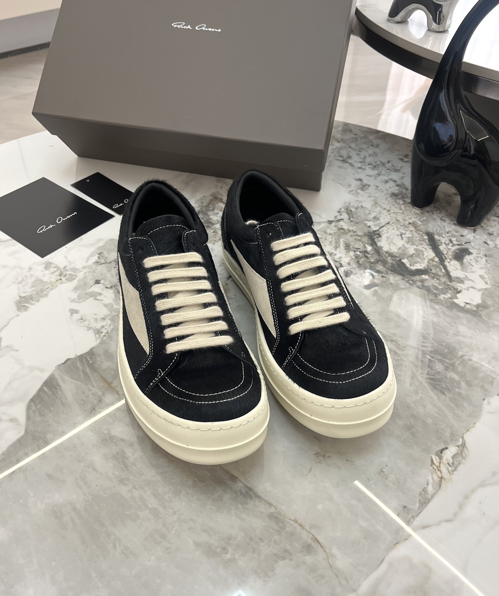 Rick Owens Roovens Lovers P700 Leisure Shoes with TPU Base Packaging in Various Sizes - 图片 1