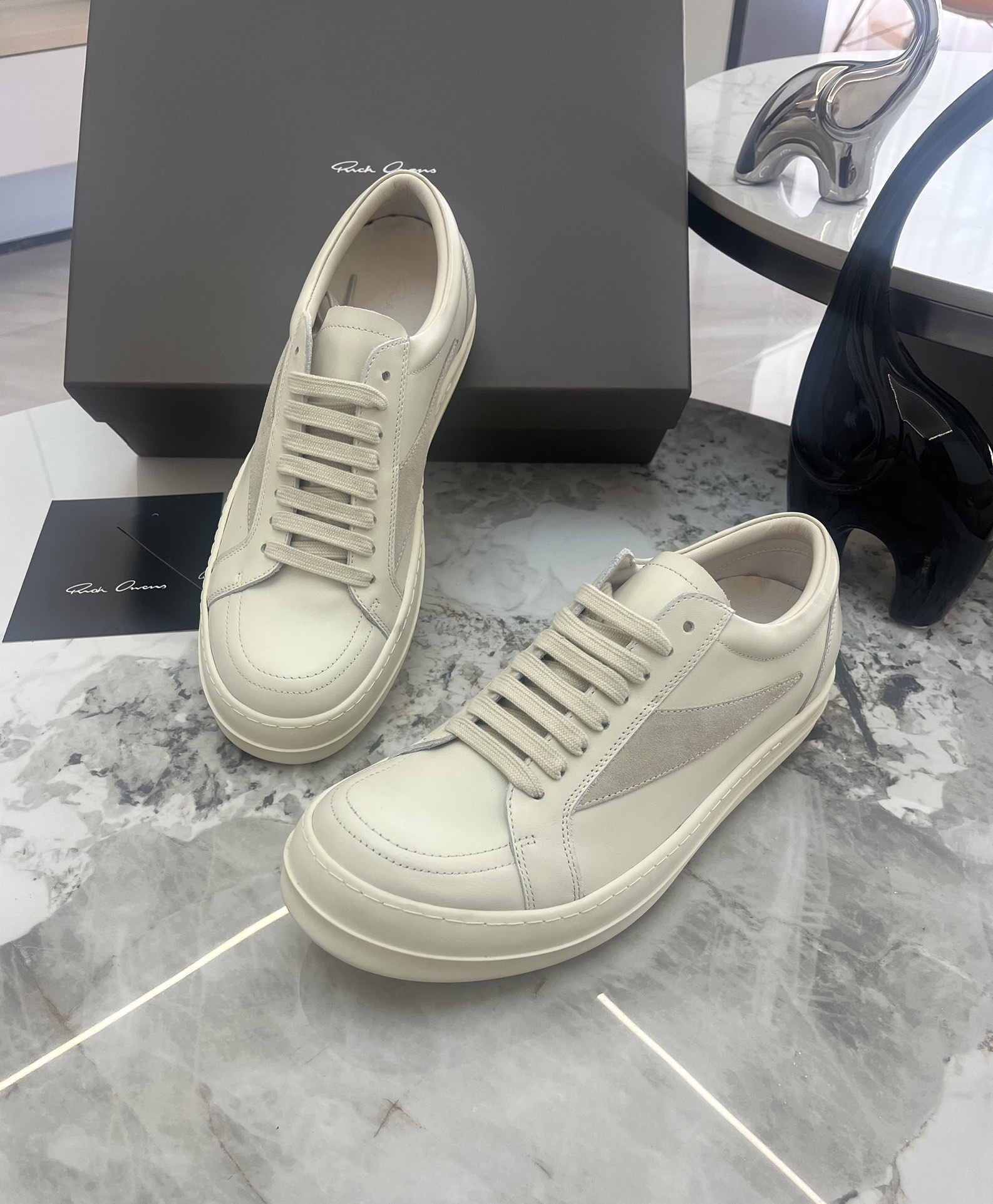 Rick Owens Roovens Lovers P700 Leisure Shoes with Triangles Design in Various Sizes - 图片 4