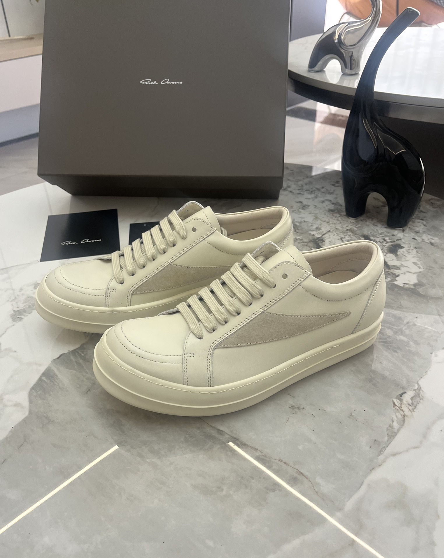 Rick Owens Roovens Lovers P700 Leisure Shoes with Triangles Design in Various Sizes - 图片 3