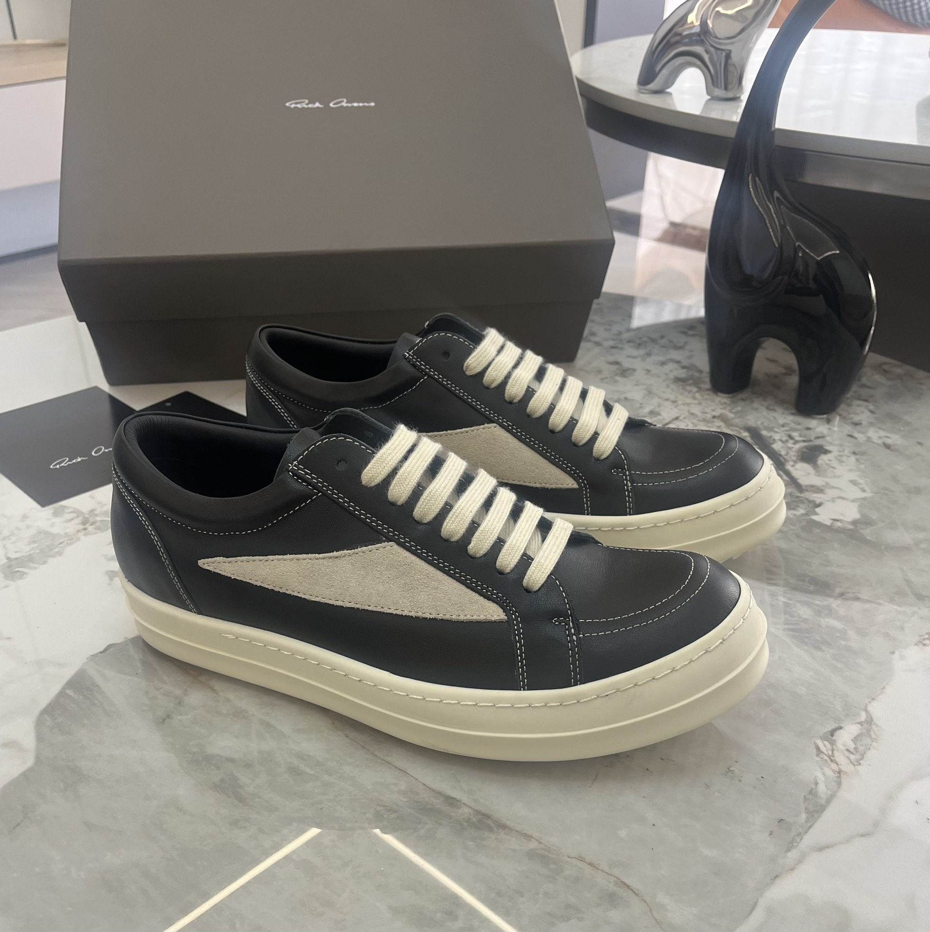 Rick Owens Roovens Lovers P700 Leisure Shoes with Triangles in Original Packaging - 图片 2