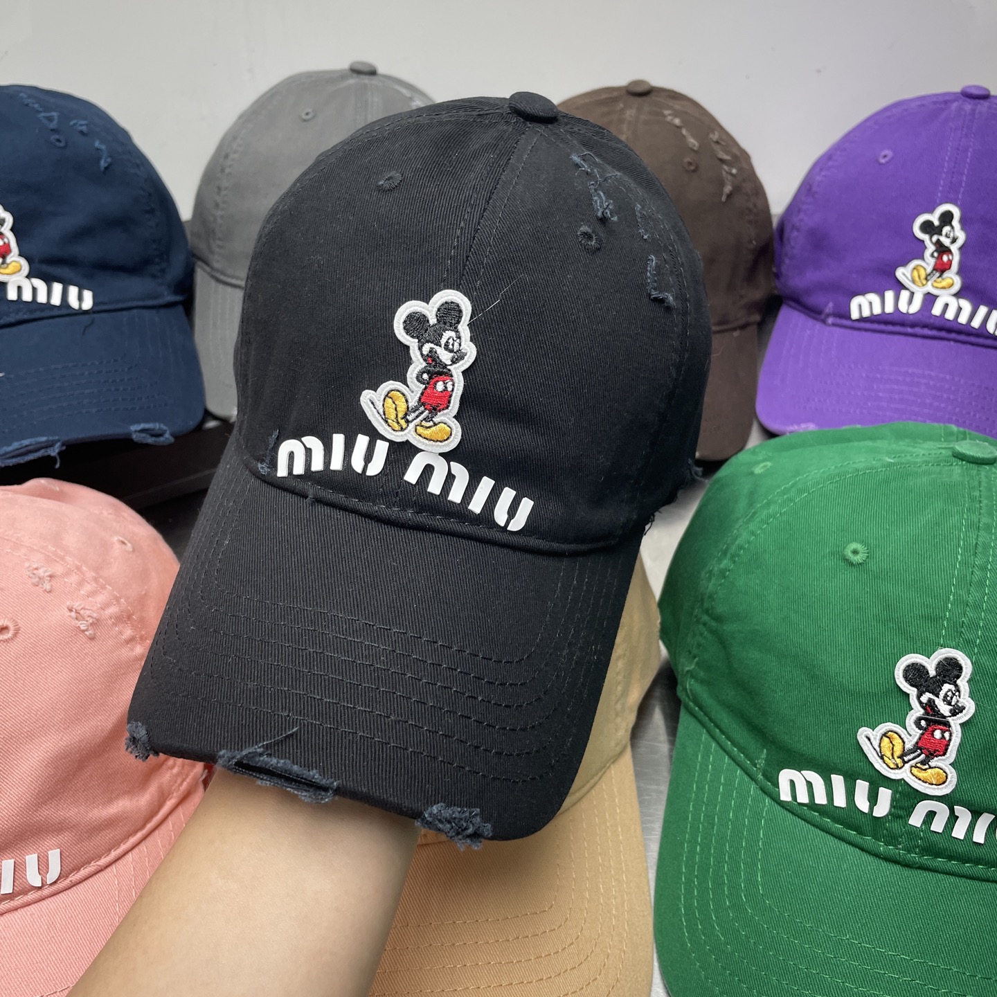  米奇Miu破洞棒球帽