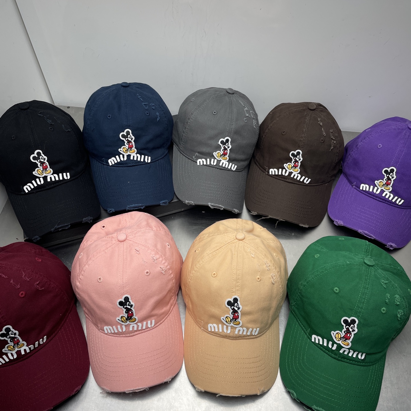  米奇Miu破洞棒球帽