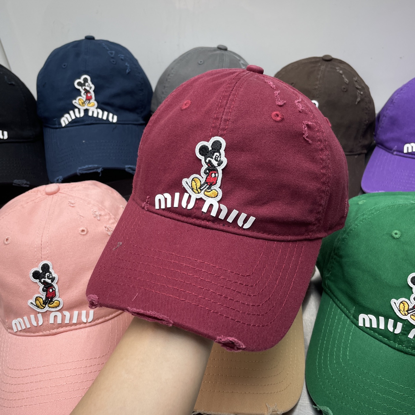  米奇Miu破洞棒球帽