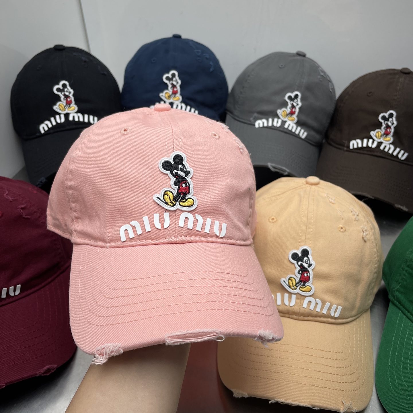  米奇Miu破洞棒球帽