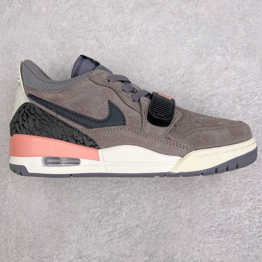 真标💰130 160 公司级💰190 纯原💰230 顶级💰260
Nike Air Jordan Legacy 312 Low 乔丹最强三合一混合版 
有着交错结合的设计，它的名字就展现出它所包含的鞋款元素，312 分别对应了 Air Jordan 3、Air Jordan 1 和 Air Trainer 2，将这三双经典又有不俗人气的鞋款融合，“最强三合一” 的名称由此得来工厂店 直营店
货号：DZ2763-101
Size：36 36.5 37.5 38 38.5 39 40 40.5 41 42 42.5 43 44 44.5 45 46 47.5耐克 阿迪达斯 三叶草 椰子350 v2 sb dunk 古驰脏脏鞋 麦昆 匡威1970s 万斯 vans 范斯 新百伦 乔丹 air jordan 亚瑟士 斯凯奇 斐乐 彪马 锐步 mlb fila 鬼冢虎 莆田鞋 板鞋 樱花粉 af1 高帮 纯白 复古 满天星 解构 鞋盾 小麦色 蓝粉 马卡龙 低帮 独角兽 鸳鸯 联名 童鞋 冰淇淋 骨白冰蓝 白蓝 黑色 小白鞋 电玩像素 黑白 涂鸦 镭射 雾霾 白色 diy 1970s 夜光 大童 泼墨 中帮 黑武士 洛克公园 魔术贴 情侣 经典 四钩 奶咖色 刮刮乐 白丝绸 白银 3m 反光 白绿夜光 白橙双钩 小雏菊 权志龙 白绿橙 off white 飞线 金钩 冰块 小银钩 笑脸 缝线 剪纸 纯黑 蓝丝绸 情人节限定 白金 蓝白 354 黑曜石 熊猫 像素 冰蓝 四小勾 水晶底 寿桃 洞洞鞋 彩虹像素 灰色 air force 1 黑色 拖鞋 aj4 aj35 aj11 篮球鞋 莆田 aj3 aj6 aj13 aj7 童鞋 儿童鞋 aj312 aj36 黑白奥利奥 传奇蓝 aj32 限量版 飞人拖鞋 康扣 熊猫 北卡蓝 low 白水泥 藤原浩 aj34郭艾伦 影子灰 蒂芙尼绿 aj10 倒钩 aj9 冰雪奇缘 黑曜石 aj31 aj270 球鞋 大魔王 冰激凌 樱木花道 热熔岩 迪奥联名 胭脂红 凉鞋 aj15 满天星 水泥灰 芝加哥 鸳鸯 aj28 情侣 aj28 樱花粉 电玩像素 北卡蓝 小迪奥 粉色 樱花粉 电玩像素 烟灰 变色龙 兵马俑 大巴黎 aj16 兔八哥 马卡龙 大学蓝 aj30 黑水泥 白蛇 叶绿素 火影 白水泥 情人节限定 粉蛇 黑红 球鞋gtcut kobe球鞋 zoom kobe 500黑武士 2022r nike星空 gt球鞋 zoom跑鞋 纽巴伦990 nikecourt女鞋 zoom aj1 nb827 斐乐hike nike青花瓷 aj镭射 科6 next跑鞋 宇航员2.0 小白鞋 男鞋 运动鞋 斯凯奇 斐乐 板鞋 aj 彪马 新百伦 亚瑟士 new balance adidas 阿迪达斯 篮球鞋 空军一号 纯白 跑步鞋 vision street wear puma 女运动休闲鞋 nb 情侣鞋 球鞋 dunk 美津浓 欧文7 运动鞋女款跑步鞋 休闲男鞋 aj1 拖鞋 耐克鞋男新款 鞋子 童鞋 男款 飞马 zoom 超级飞马 跑鞋 老爹鞋 air max 儿童鞋子 男士 飞马38 m2k 日落 黑白熊猫 女款 飞马39 男款 阿甘鞋 飞马37 夏季 dunk sb 华夫鞋 凉鞋 开拓者 夏款 毛毛虫 气垫 air zoom 休闲鞋 高帮 帆布鞋 sacai 2022 vapormax 赤足 飞马36 af1 紫葡萄 树莓紫
