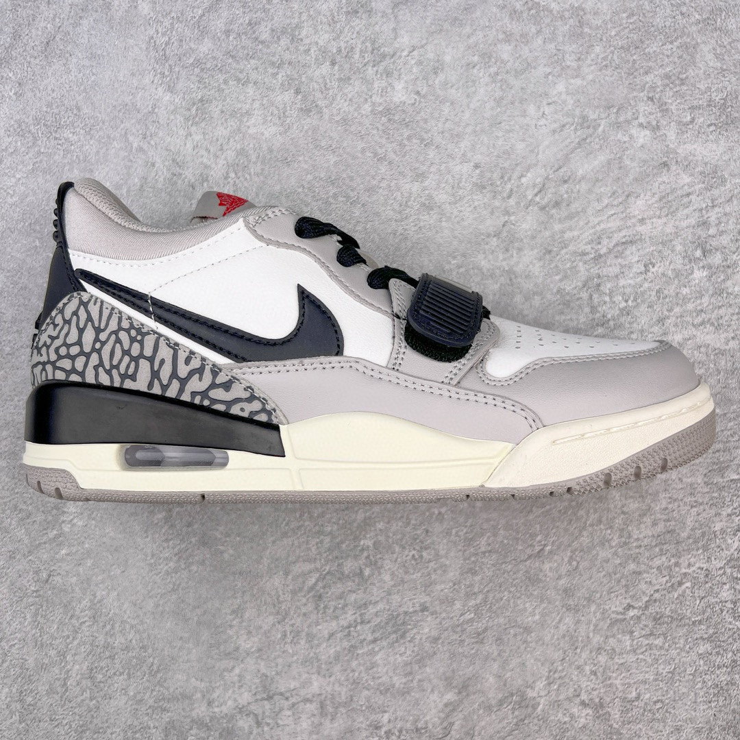 真标💰130 160 公司级💰190 纯原💰230 顶级💰260
Nike Air Jordan Legacy 312 Low 乔丹最强三合一混合版 
有着交错结合的设计，它的名字就展现出它所包含的鞋款元素，312 分别对应了 Air Jordan 3、Air Jordan 1 和 Air Trainer 2，将这三双经典又有不俗人气的鞋款融合，“最强三合一” 的名称由此得来工厂店 直营店
货号：DZ2763-101
Size：36 36.5 37.5 38 38.5 39 40 40.5 41 42 42.5 43 44 44.5 45 46 47.5耐克 阿迪达斯 三叶草 椰子350 v2 sb dunk 古驰脏脏鞋 麦昆 匡威1970s 万斯 vans 范斯 新百伦 乔丹 air jordan 亚瑟士 斯凯奇 斐乐 彪马 锐步 mlb fila 鬼冢虎 莆田鞋 板鞋 樱花粉 af1 高帮 纯白 复古 满天星 解构 鞋盾 小麦色 蓝粉 马卡龙 低帮 独角兽 鸳鸯 联名 童鞋 冰淇淋 骨白冰蓝 白蓝 黑色 小白鞋 电玩像素 黑白 涂鸦 镭射 雾霾 白色 diy 1970s 夜光 大童 泼墨 中帮 黑武士 洛克公园 魔术贴 情侣 经典 四钩 奶咖色 刮刮乐 白丝绸 白银 3m 反光 白绿夜光 白橙双钩 小雏菊 权志龙 白绿橙 off white 飞线 金钩 冰块 小银钩 笑脸 缝线 剪纸 纯黑 蓝丝绸 情人节限定 白金 蓝白 354 黑曜石 熊猫 像素 冰蓝 四小勾 水晶底 寿桃 洞洞鞋 彩虹像素 灰色 air force 1 黑色 拖鞋 aj4 aj35 aj11 篮球鞋 莆田 aj3 aj6 aj13 aj7 童鞋 儿童鞋 aj312 aj36 黑白奥利奥 传奇蓝 aj32 限量版 飞人拖鞋 康扣 熊猫 北卡蓝 low 白水泥 藤原浩 aj34郭艾伦 影子灰 蒂芙尼绿 aj10 倒钩 aj9 冰雪奇缘 黑曜石 aj31 aj270 球鞋 大魔王 冰激凌 樱木花道 热熔岩 迪奥联名 胭脂红 凉鞋 aj15 满天星 水泥灰 芝加哥 鸳鸯 aj28 情侣 aj28 樱花粉 电玩像素 北卡蓝 小迪奥 粉色 樱花粉 电玩像素 烟灰 变色龙 兵马俑 大巴黎 aj16 兔八哥 马卡龙 大学蓝 aj30 黑水泥 白蛇 叶绿素 火影 白水泥 情人节限定 粉蛇 黑红 球鞋gtcut kobe球鞋 zoom kobe 500黑武士 2022r nike星空 gt球鞋 zoom跑鞋 纽巴伦990 nikecourt女鞋 zoom aj1 nb827 斐乐hike nike青花瓷 aj镭射 科6 next跑鞋 宇航员2.0 小白鞋 男鞋 运动鞋 斯凯奇 斐乐 板鞋 aj 彪马 新百伦 亚瑟士 new balance adidas 阿迪达斯 篮球鞋 空军一号 纯白 跑步鞋 vision street wear puma 女运动休闲鞋 nb 情侣鞋 球鞋 dunk 美津浓 欧文7 运动鞋女款跑步鞋 休闲男鞋 aj1 拖鞋 耐克鞋男新款 鞋子 童鞋 男款 飞马 zoom 超级飞马 跑鞋 老爹鞋 air max 儿童鞋子 男士 飞马38 m2k 日落 黑白熊猫 女款 飞马39 男款 阿甘鞋 飞马37 夏季 dunk sb 华夫鞋 凉鞋 开拓者 夏款 毛毛虫 气垫 air zoom 休闲鞋 高帮 帆布鞋 sacai 2022 vapormax 赤足 飞马36 af1 紫葡萄 树莓紫