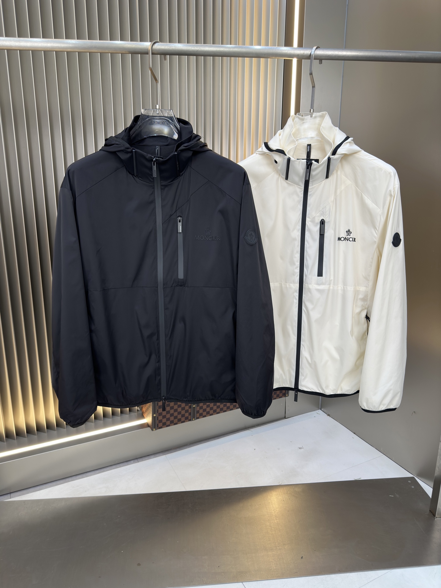 NO:132175,2025 spring new jacket Original 1:1 custom hardware accessories are fully imported and customized. Welcome to counter comparison. Super soft Super heavy fabric has a perfect fit. Pay attention to the super comfortable fabric. Exclusive model. Non-market goods. Same size for men and women. M-XXXL,, jackets & coats, alexander wang198609092025春款新款夹克 原版1:1订制五金配件全进口原版定制 欢迎专柜对比 超柔软 超级重面料做工杠杠的版型完美 注意面料超舒服 独家款 非市场货 男女同款尺码M一XXXL,,jackets & coats,alexander wang,Men's clothing