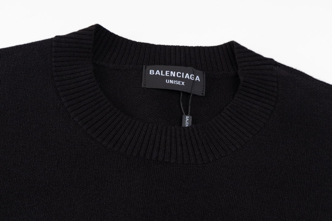 DB Handbags 5: Currency-Focused Black Sweater in Gender-Neutral Sizes - 图片 4