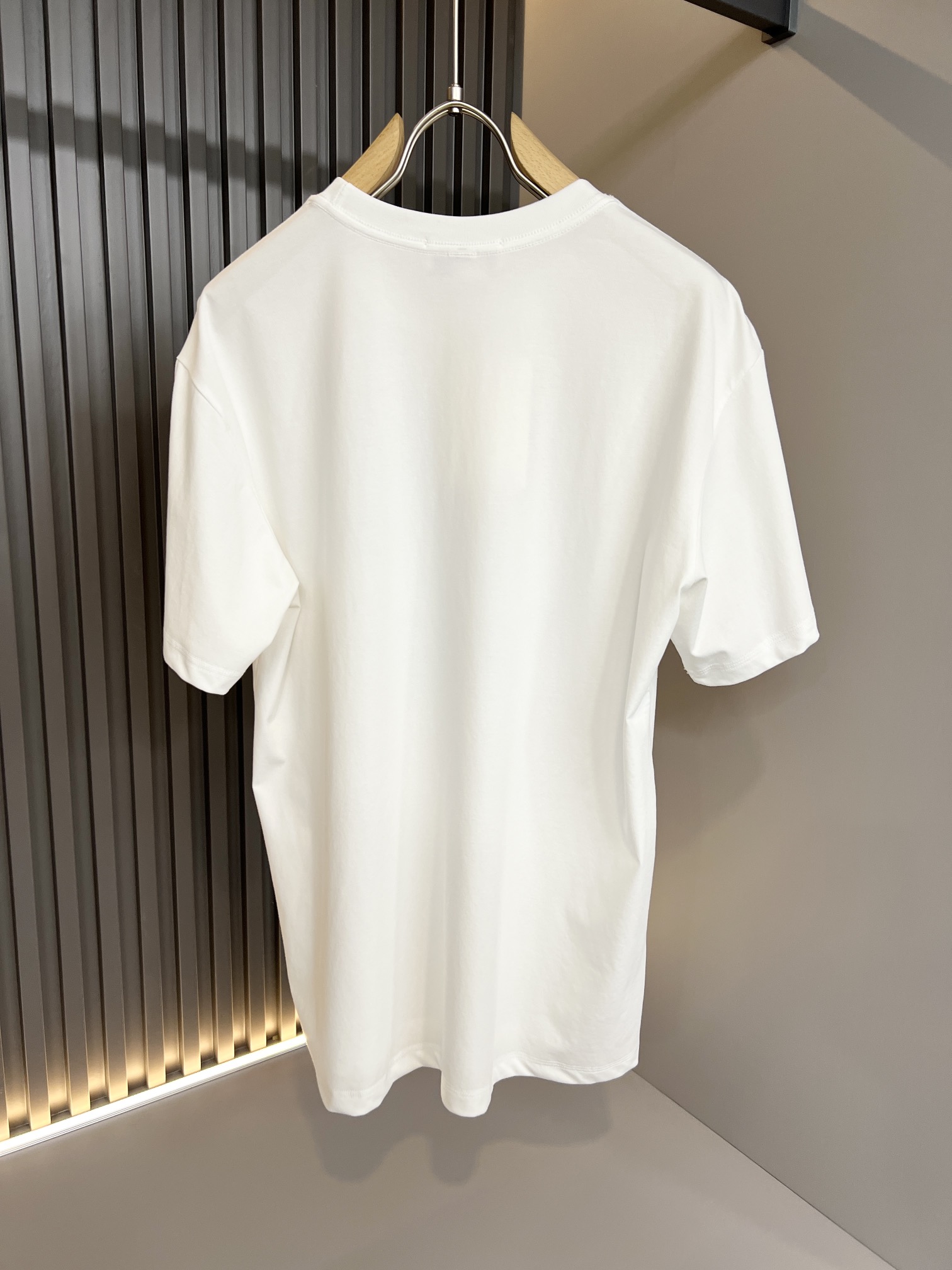 AlexanderMcQue*n亚历*大麦昆2024春夏款男女同款短袖T恤欧洲区域限定发售重磅级尤物单品