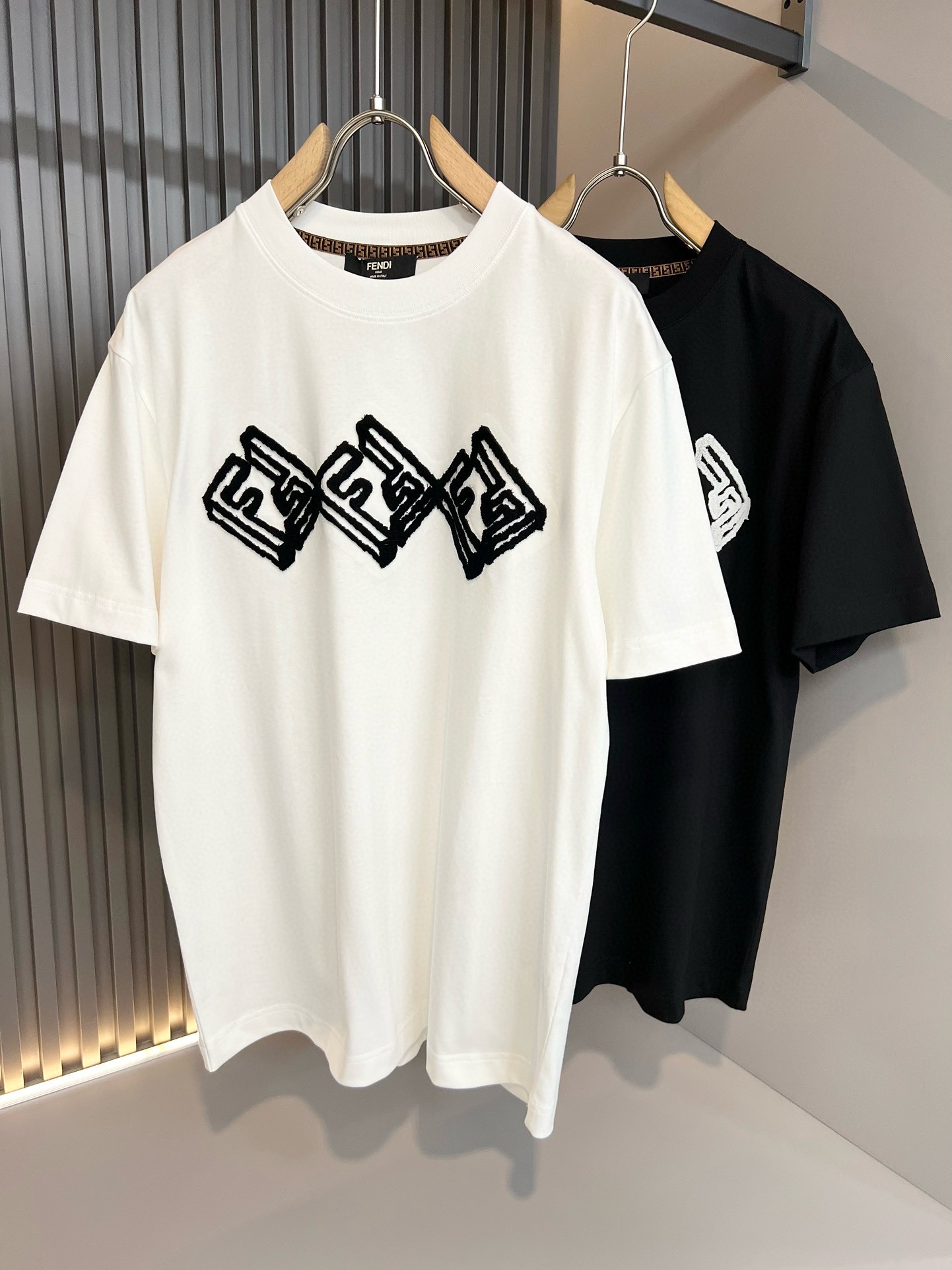 Fendi Clothing T-Shirt Black White Unisex Cotton Spring/Summer Collection Fashion Short Sleeve