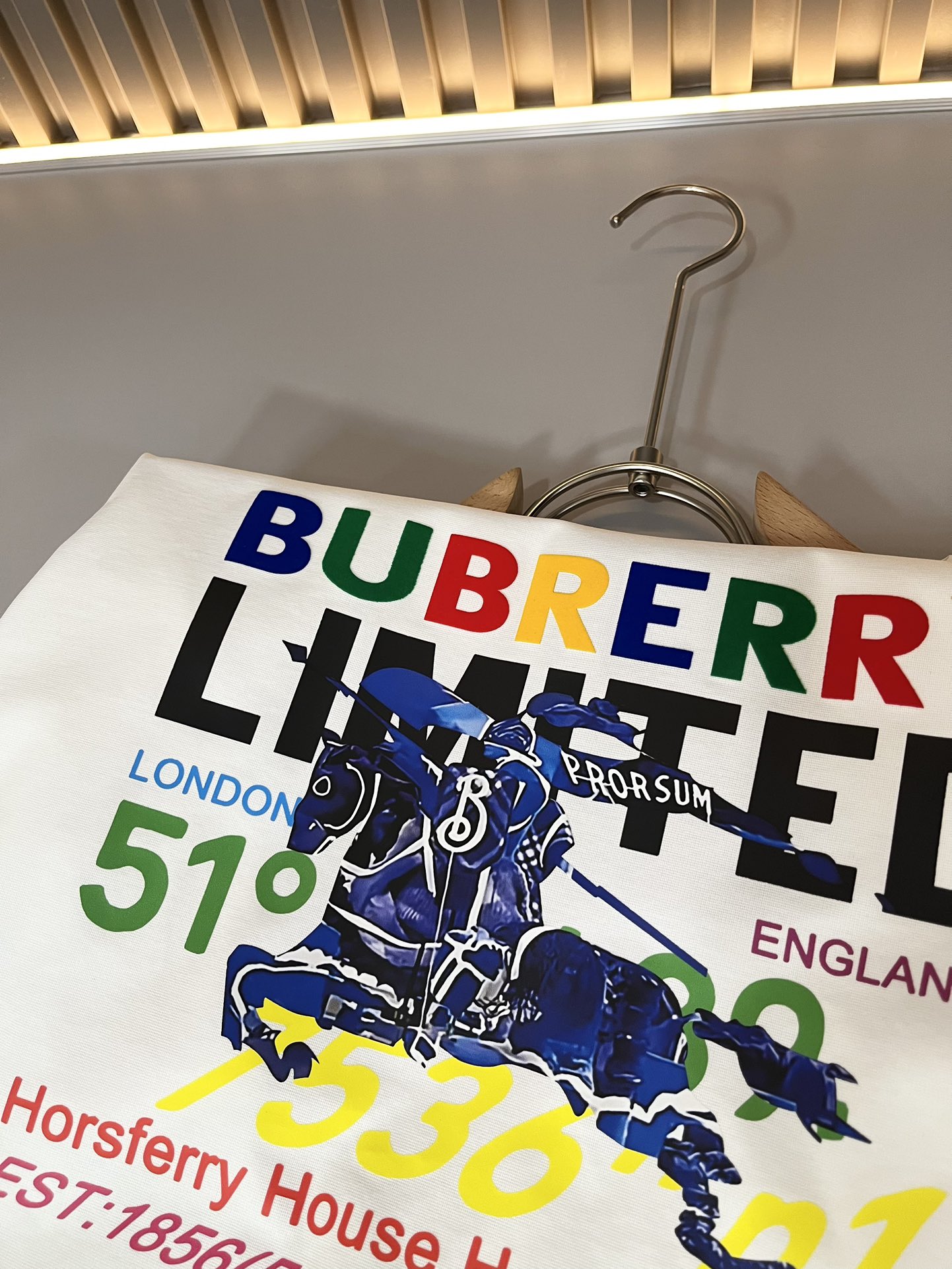 BURBER*Y巴*莉2024春夏新品短袖休闲套装重磅来袭最近比较火热的环保纯棉面料制作而成高端户外运动