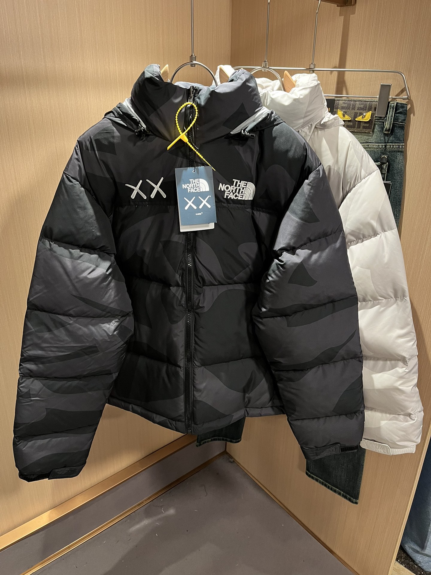 TheNorthFace北面2024秋冬新款男女同款连帽羽绒服达到令人意想不到的效果采用户外风格的科技尼