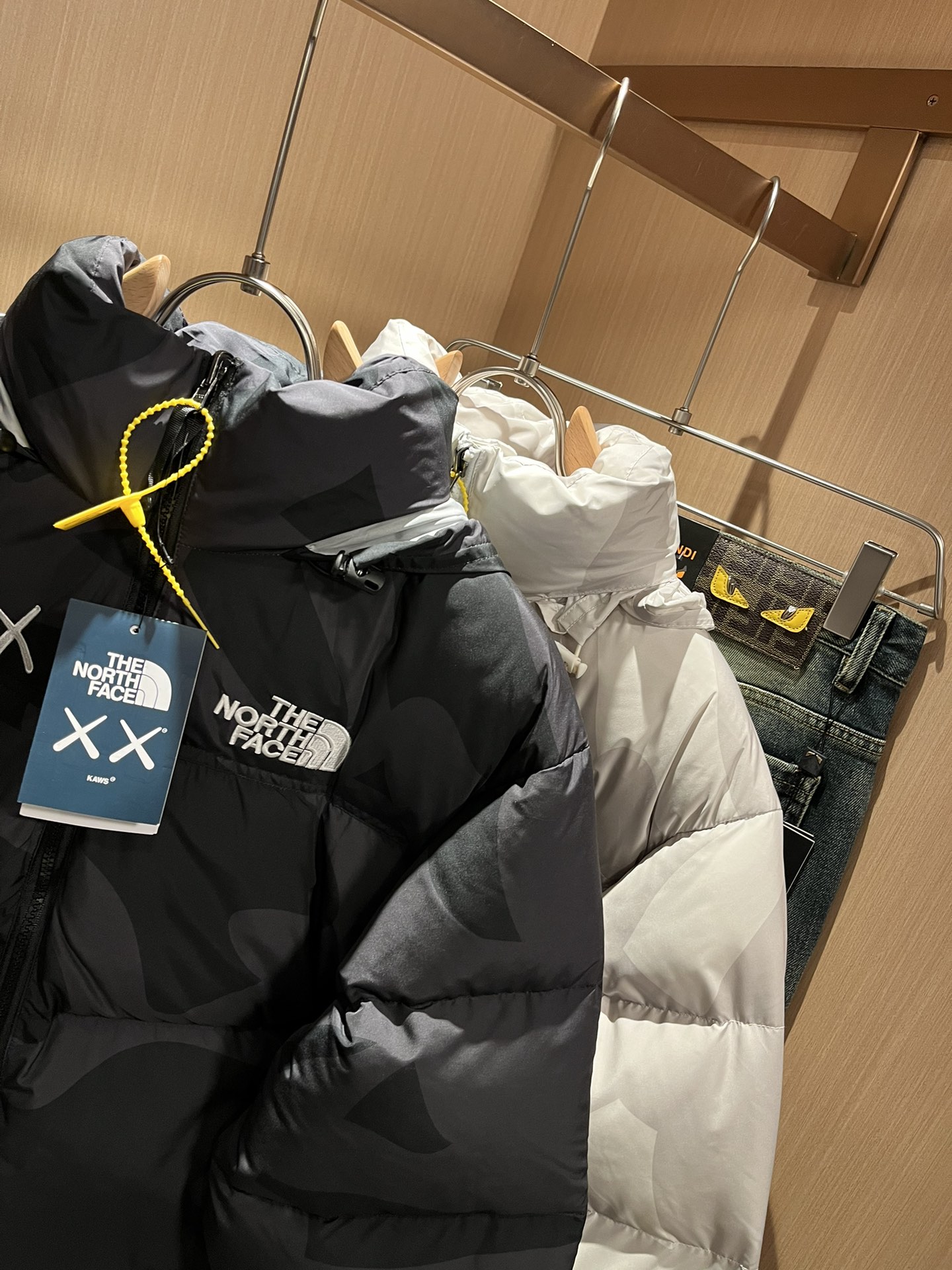 TheNorthFace北面2024秋冬新款男女同款连帽羽绒服达到令人意想不到的效果采用户外风格的科技尼