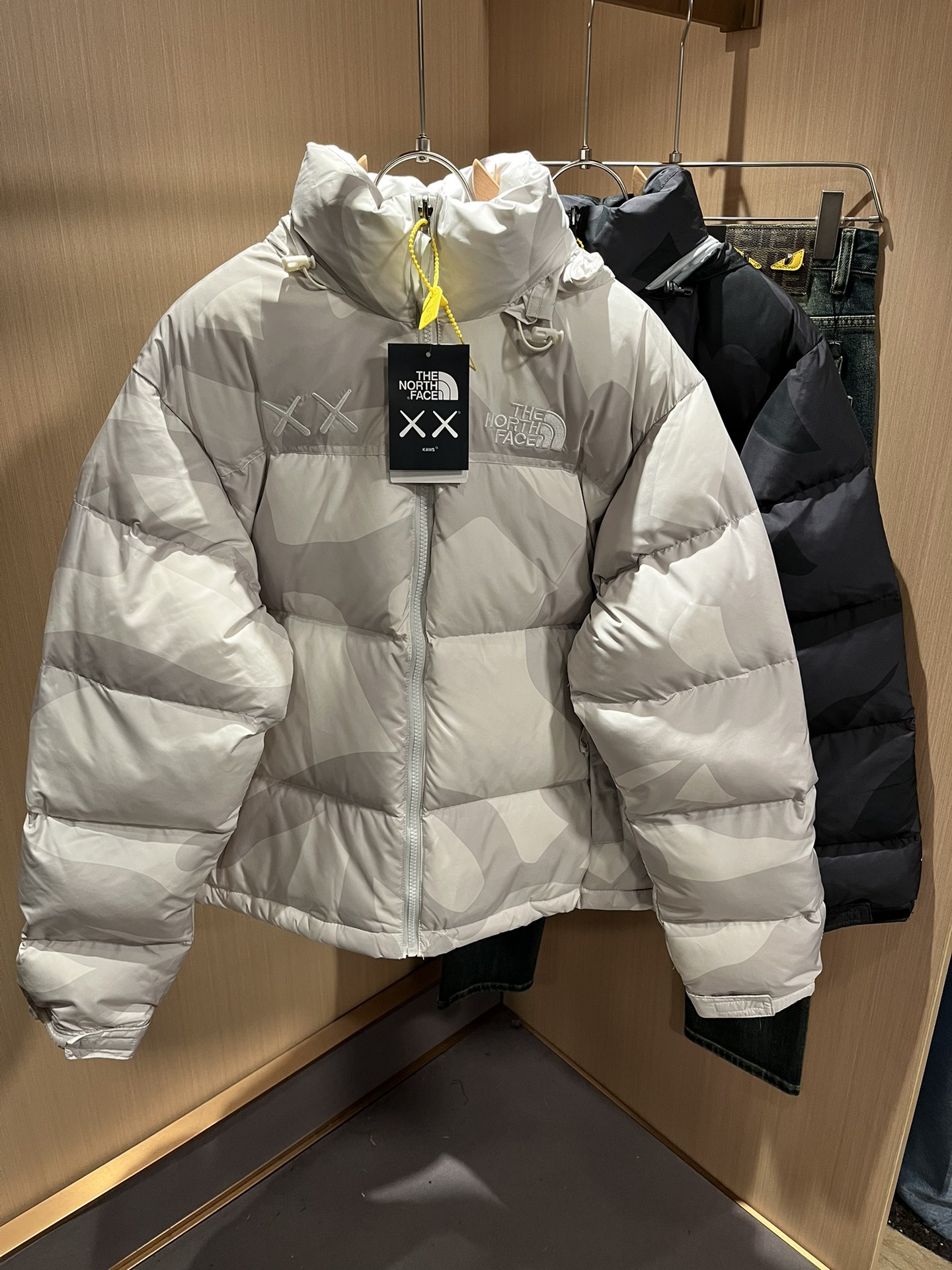 TheNorthFace北面2024秋冬新款男女同款连帽羽绒服达到令人意想不到的效果采用户外风格的科技尼