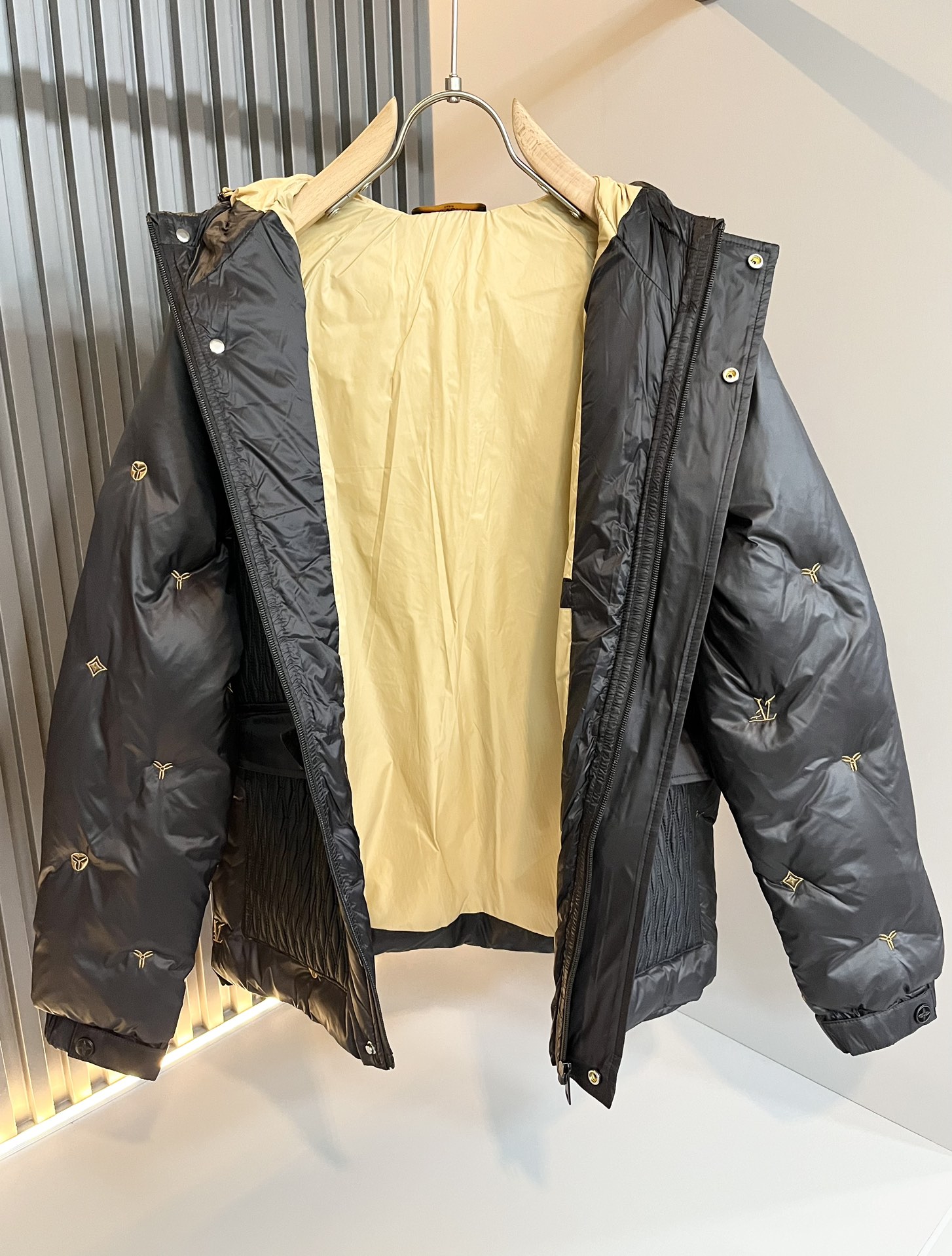 Louis Vuitton Haute Couture Haute Couture Ready-to-Wear Clothing Dress 3