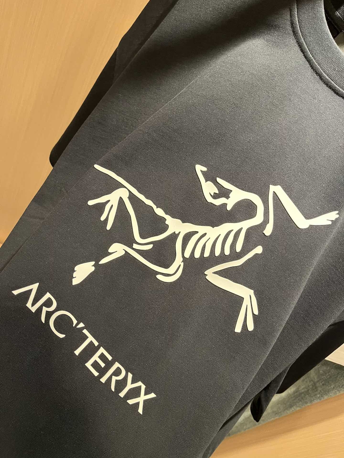 ARCTER*X始*祖鸟 2025春夏新款男女同款👫休闲短袖T恤,户外品牌可能大家第一想到的就是加拿大