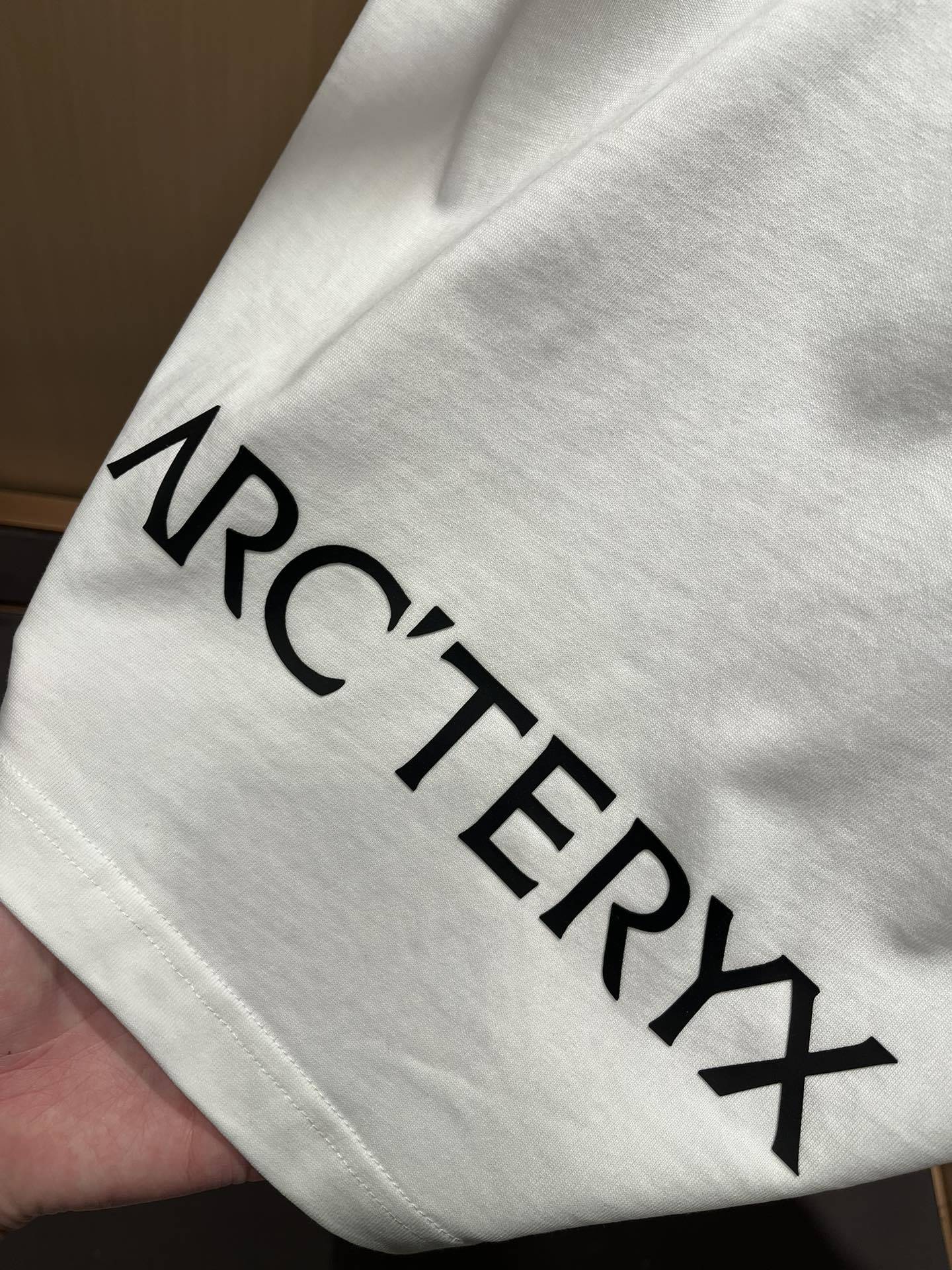 ARCTER*X始*祖鸟 2025春夏新款男女同款👫休闲短袖T恤,户外品牌可能大家第一想到的就是加拿大