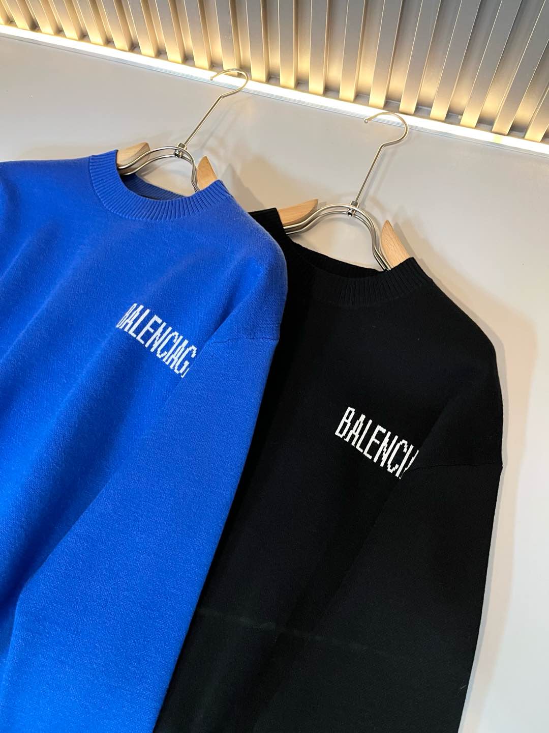  【⚠️】 BALENCIA*巴黎*家 2025秋冬新款男女同款👫打底羊毛衫，经典标志图案logo钩织工
