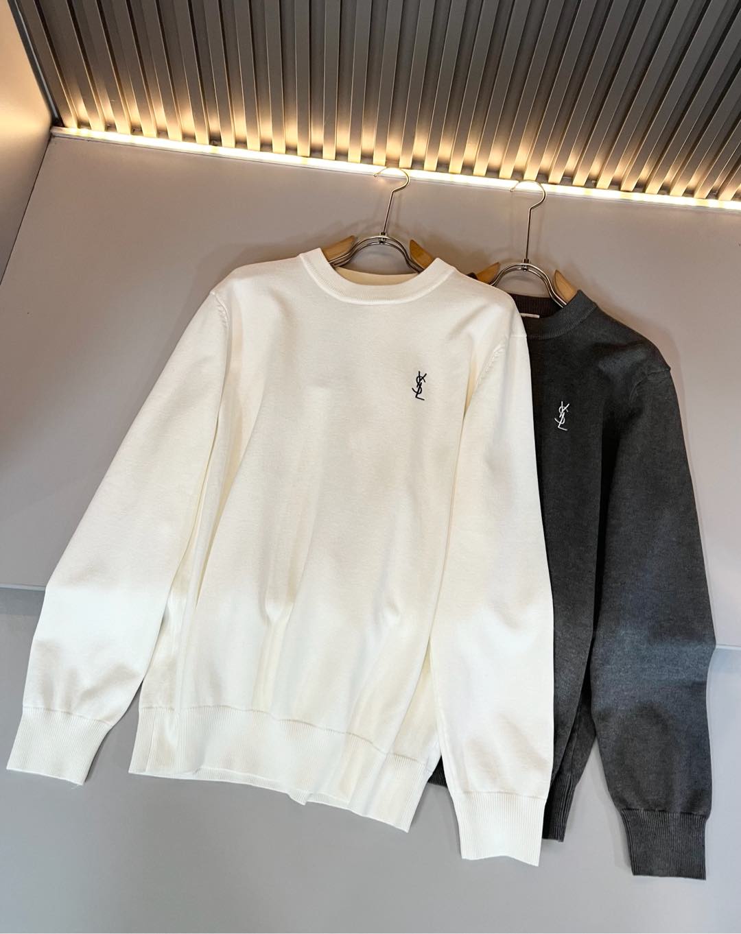  【⚠️】 SAINT LAURE*T 圣罗兰 2025秋冬新款男女同款👫针织羊毛衫，潮流轻奢新品登场 