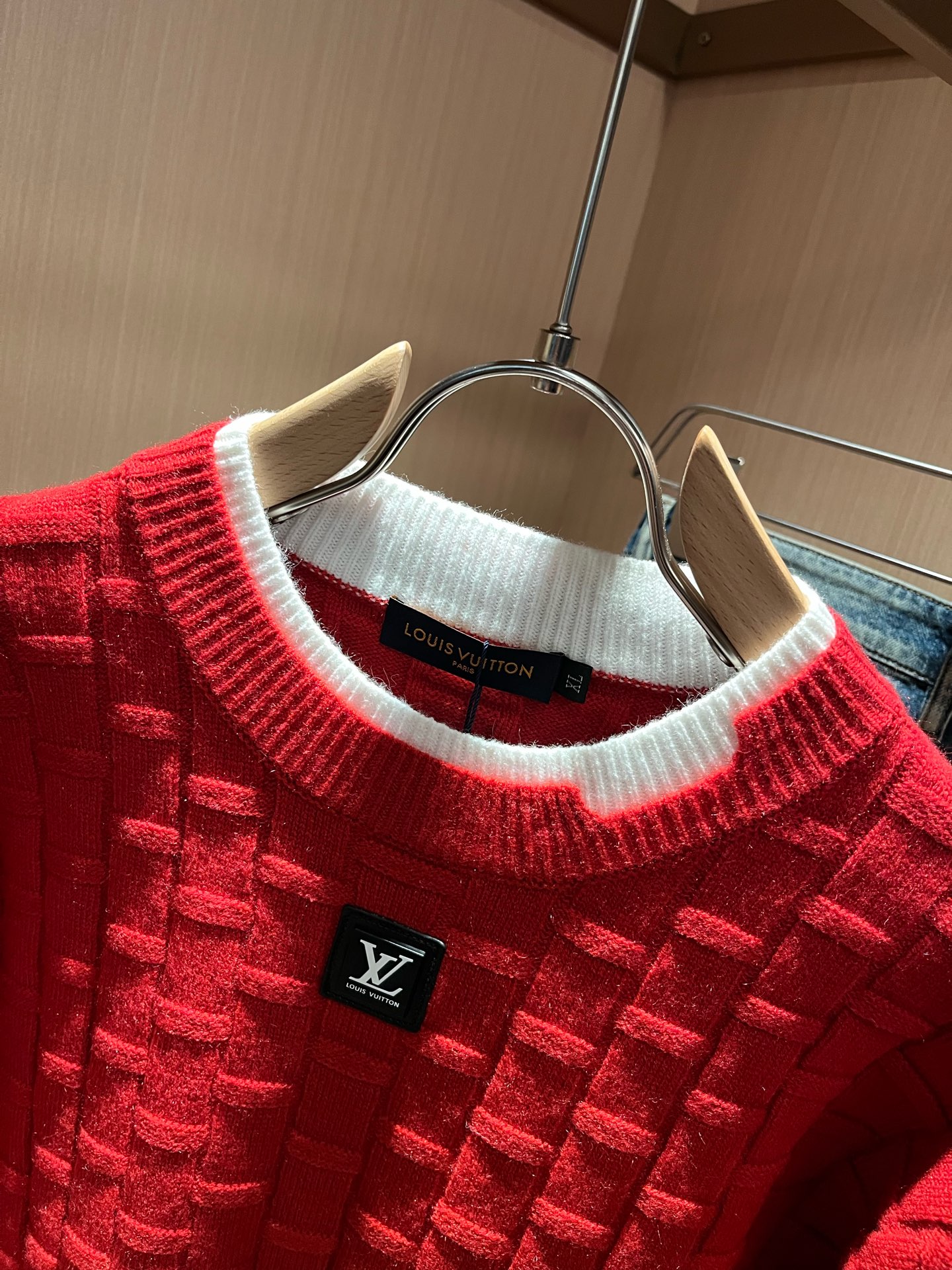   LouisVuitt*路易*登 ♥️2025秋冬新款针织羊毛衫，今年的专柜新品，最新时尚潮流效果,时