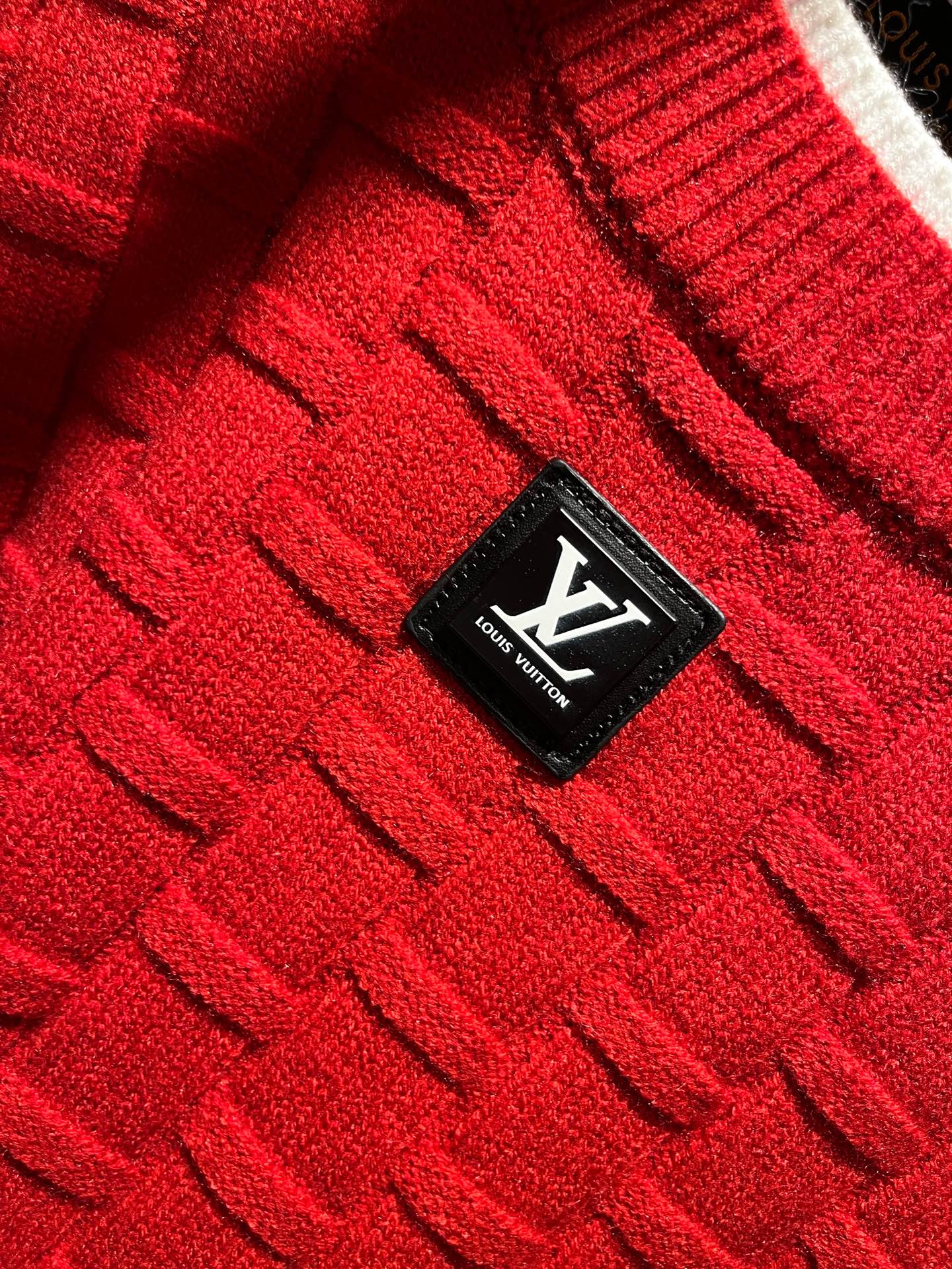   LouisVuitt*路易*登 ♥️2025秋冬新款针织羊毛衫，今年的专柜新品，最新时尚潮流效果,时