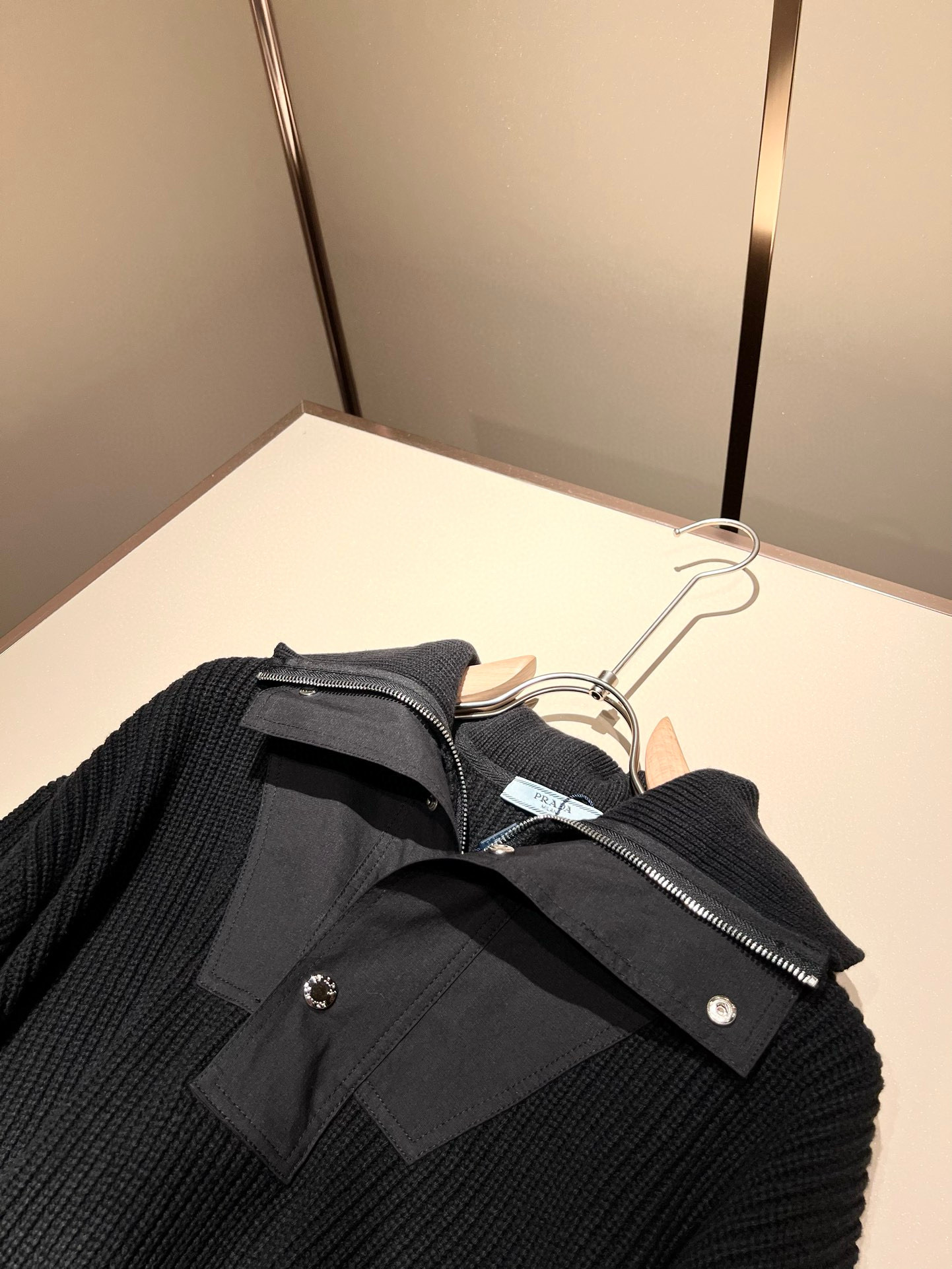  【⚠️】 PRAD*A普*达2025秋冬新款男士针织羊毛衫，最新款全网独家首上！！~既经典有时尚百搭，
