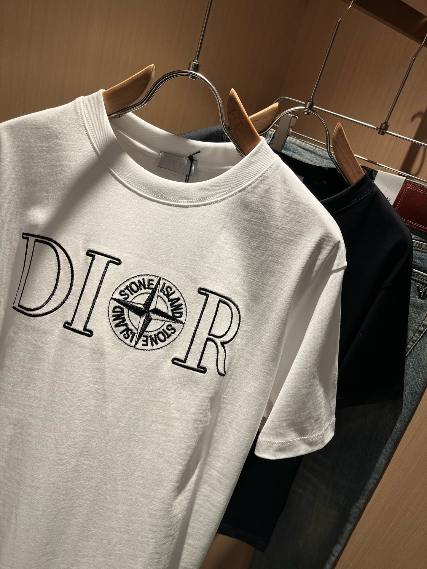  Dio*迪家 2025春夏新款男女同款👫短袖T恤，专柜同步发售！定制专属260克纯棉面料，定制原版工艺
