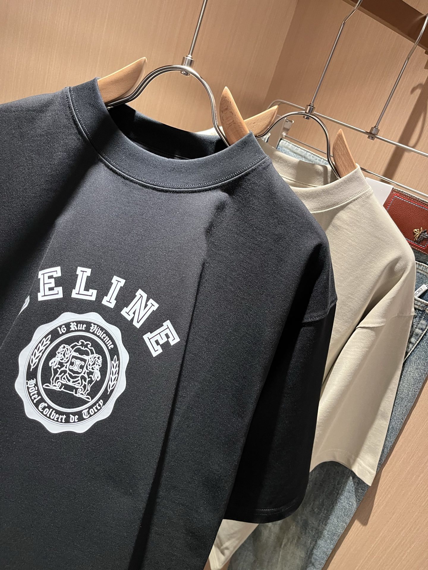 CELIN*瑟琳 2025春夏新款时尚休闲圆领短袖T恤,经典男女同款情侣👫短袖T恤衫!贸易公司渠道稀出