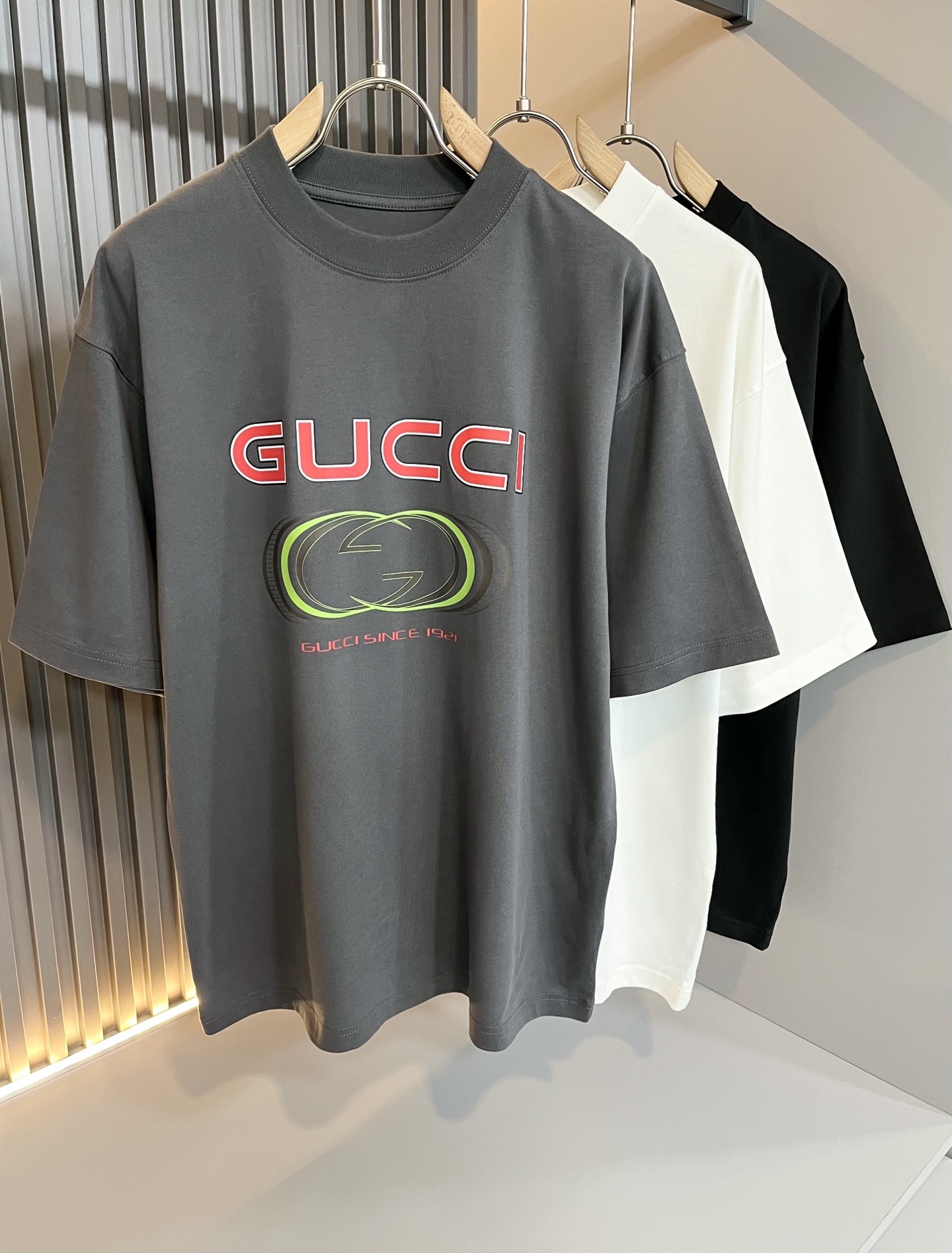 Gucc*古家 2025春夏系列基础圆领套头短袖T恤,男女同情侣款👫休闲宽松棉质圆领短袖T恤衫!贸易公