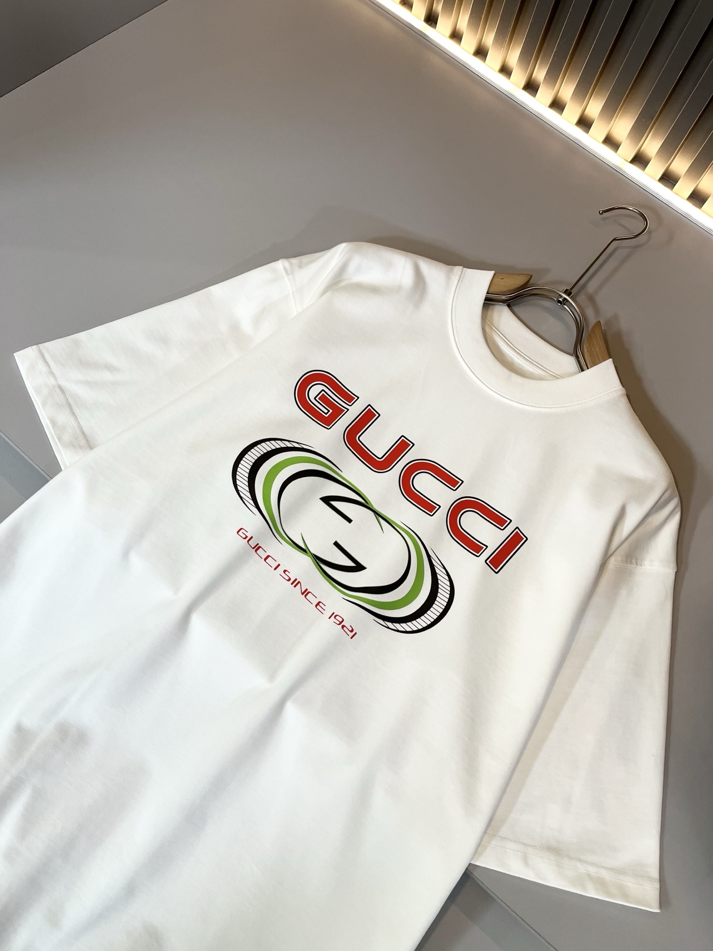 Gucc*古家 2025春夏系列基础圆领套头短袖T恤,男女同情侣款👫休闲宽松棉质圆领短袖T恤衫!贸易公