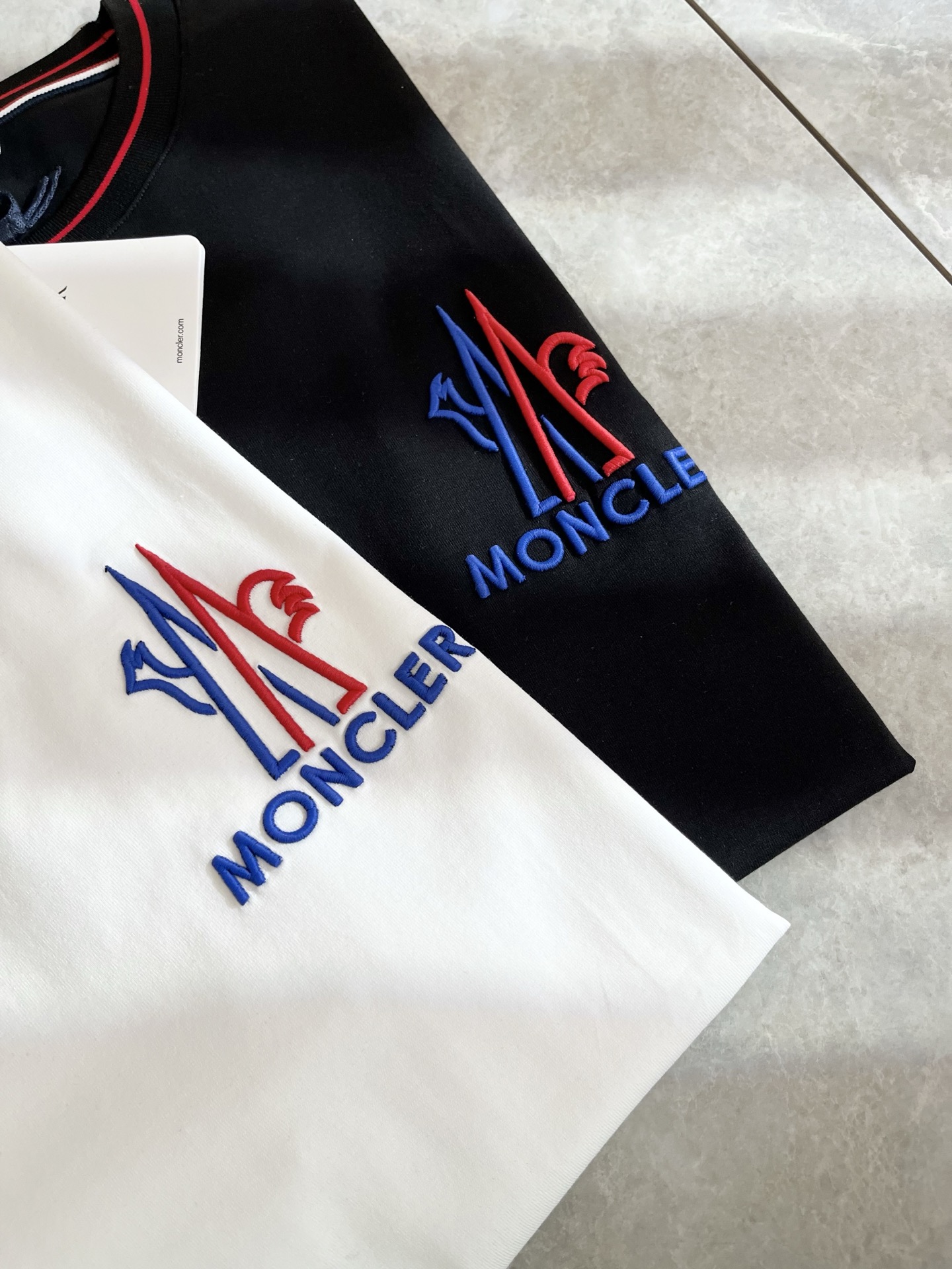 Moncler Men's & Women's Short Sleeve T-Shirt with Embroidered Logo Design 3 i1739728746814 7402 0 2