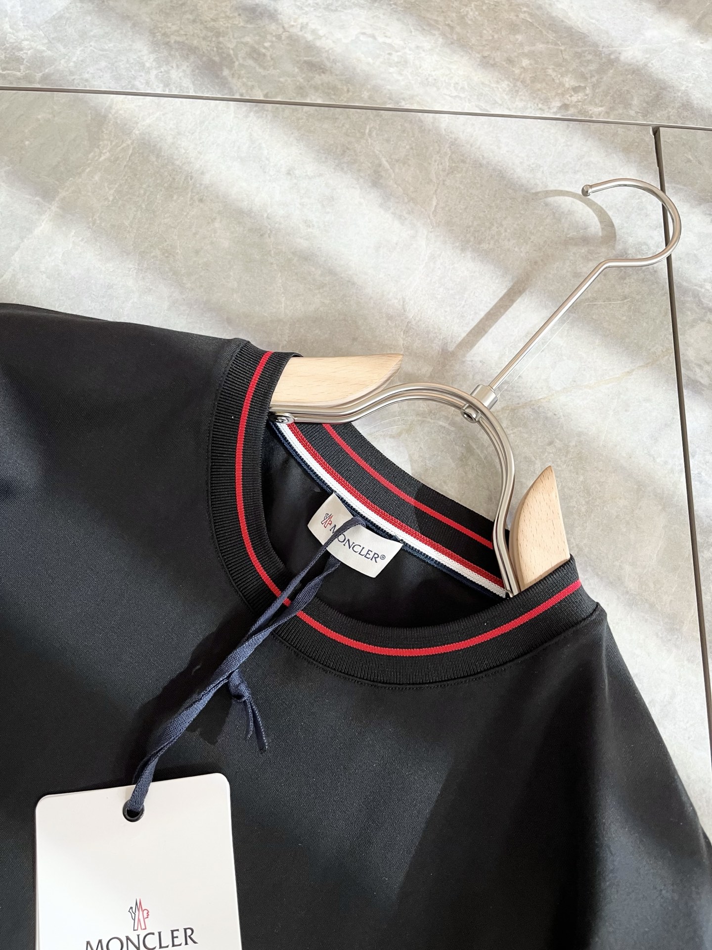 Moncler Men's & Women's Short Sleeve T-Shirt with Embroidered Logo Design 6 i1739728746867 224 0 5