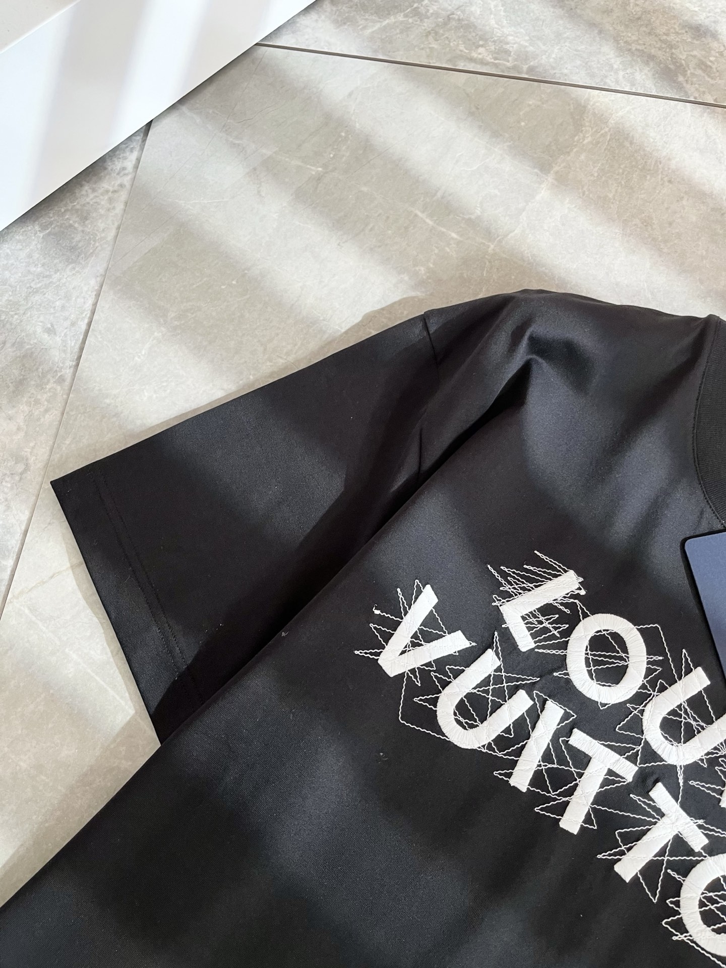 Louis Vuitton 2025 Spring/Summer Logo Embroidered Cotton T-Shirt - Unisex 7 i1739729115025 6904 0 6