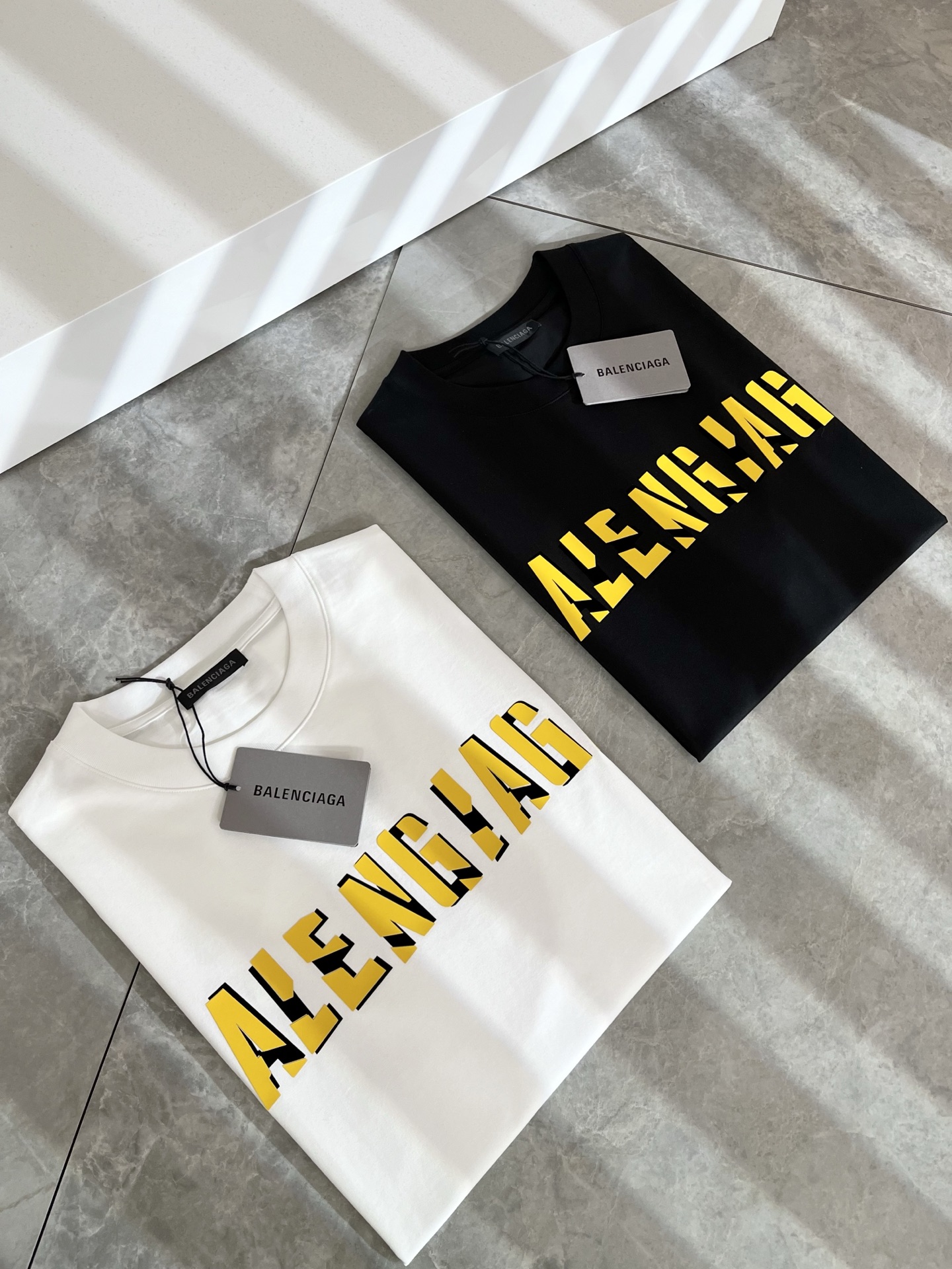 Balenciaga 2025 Spring/Summer Cotton T-Shirt - Unisex, Relaxed Fit 1 i1739729205562 2536 0 0