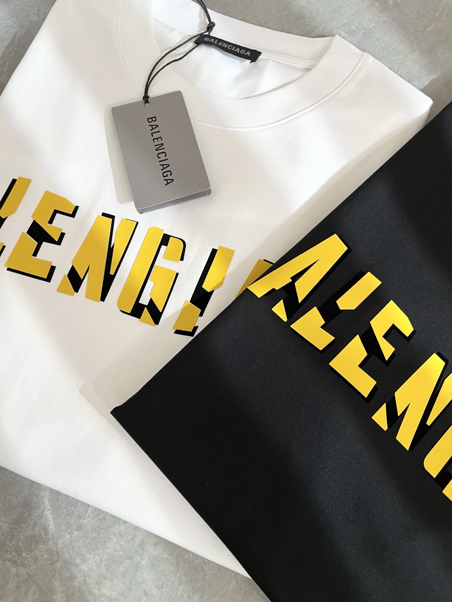 Balenciaga 2025 Spring/Summer Cotton T-Shirt - Unisex, Relaxed Fit 3 i1739729206345 9216 0 2