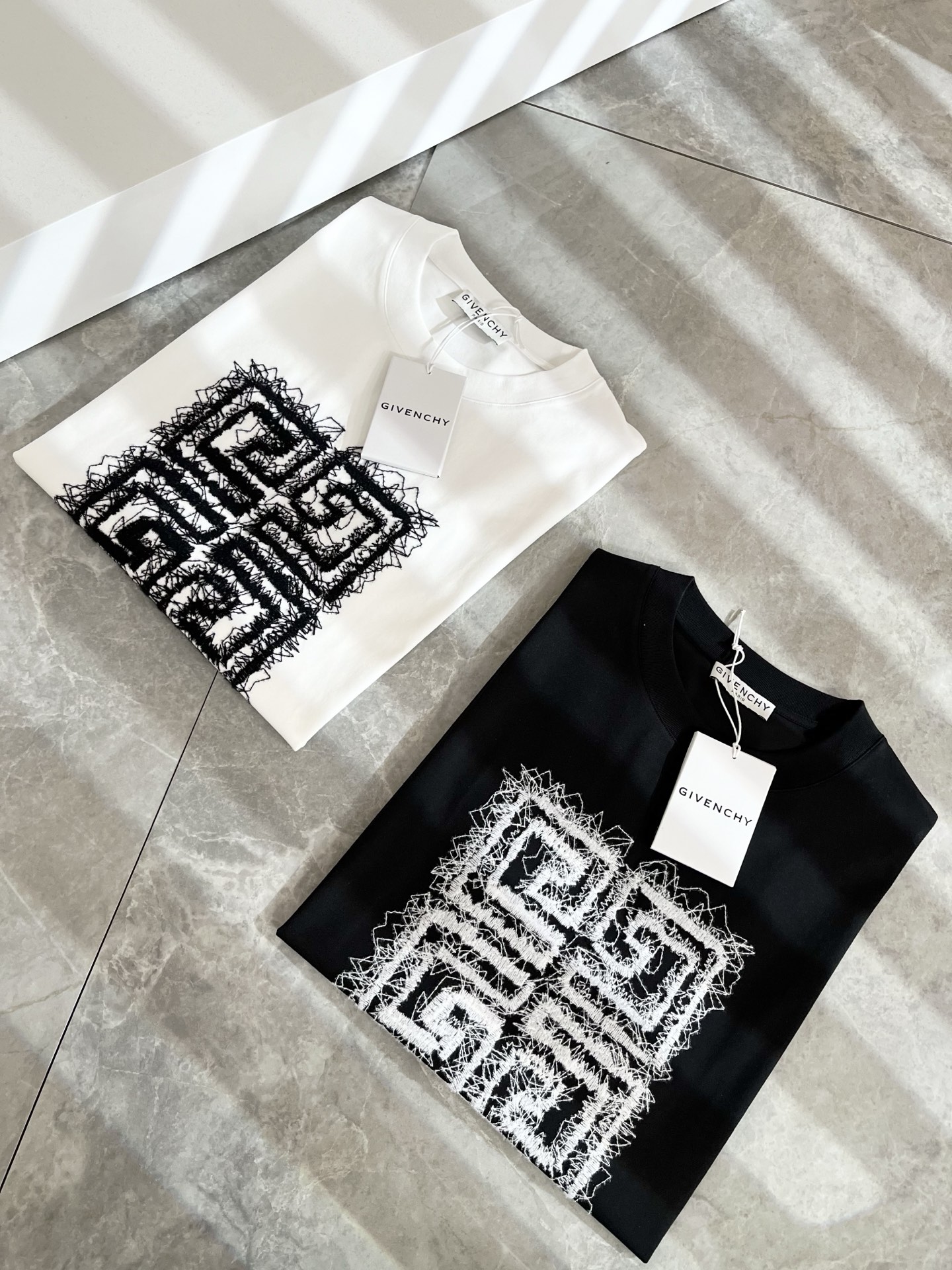 Givency 2025 S/S Unisex Short Sleeve T-Shirt with Embroidered Logo 1 i1739729281090 1450 0 0